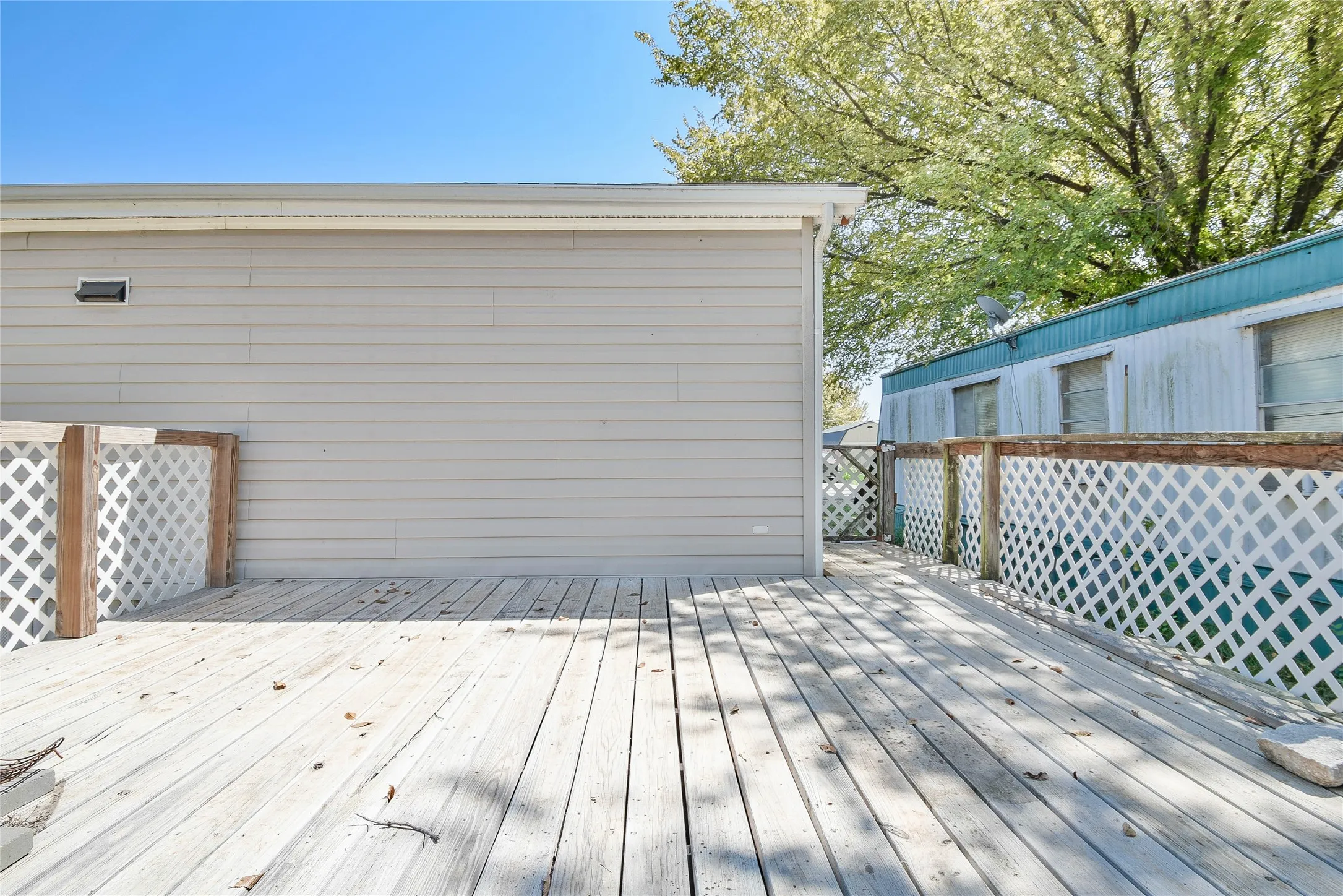 Mobile Home For Sale in Hood County , 5420 Water View Drive, Granbury, Texas 76048, 3 Bedroom, 2 Bathroom, Garage spaces, 1,488 Sqft, built in 2004, mls#21286525, Real Estate Agent in Granbury, Homes For Sale in Hood county, Homes For Sale in Granbury, Realtor in Granbury Texas, Real Estate Brokerage Independent Realty Texas, Luminita Cordes Realtor