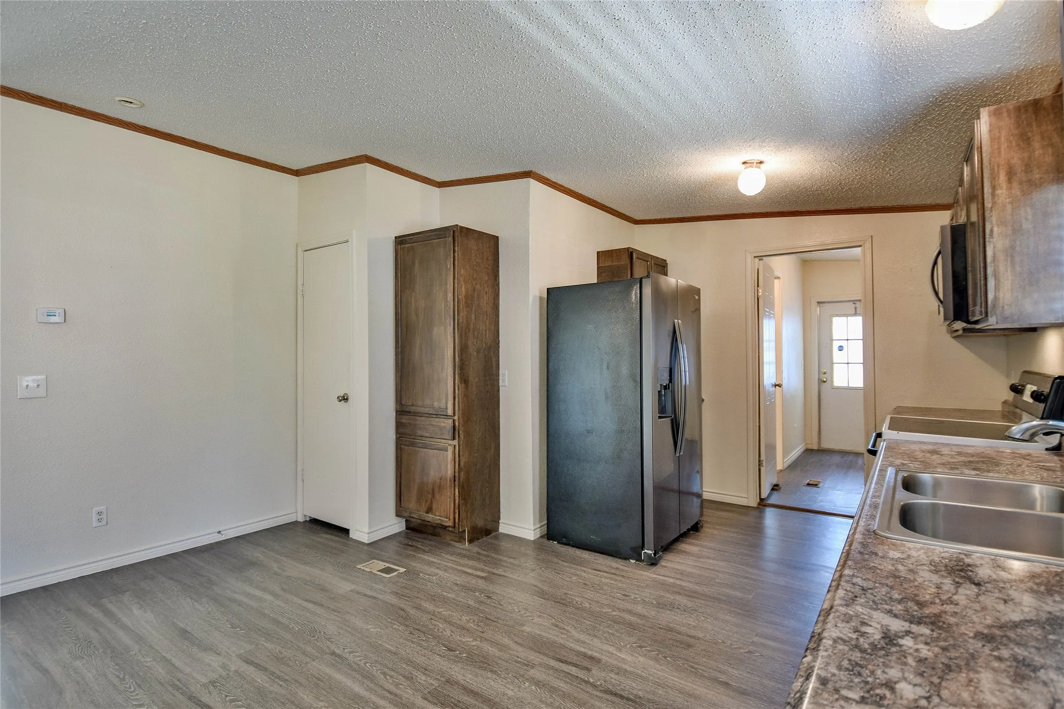 Mobile Home For Sale in Hood County , 5420 Water View Drive, Granbury, Texas 76048, 3 Bedroom, 2 Bathroom, Garage spaces, 1,488 Sqft, built in 2004, mls#21286525, Real Estate Agent in Granbury, Homes For Sale in Hood county, Homes For Sale in Granbury, Realtor in Granbury Texas, Real Estate Brokerage Independent Realty Texas, Luminita Cordes Realtor