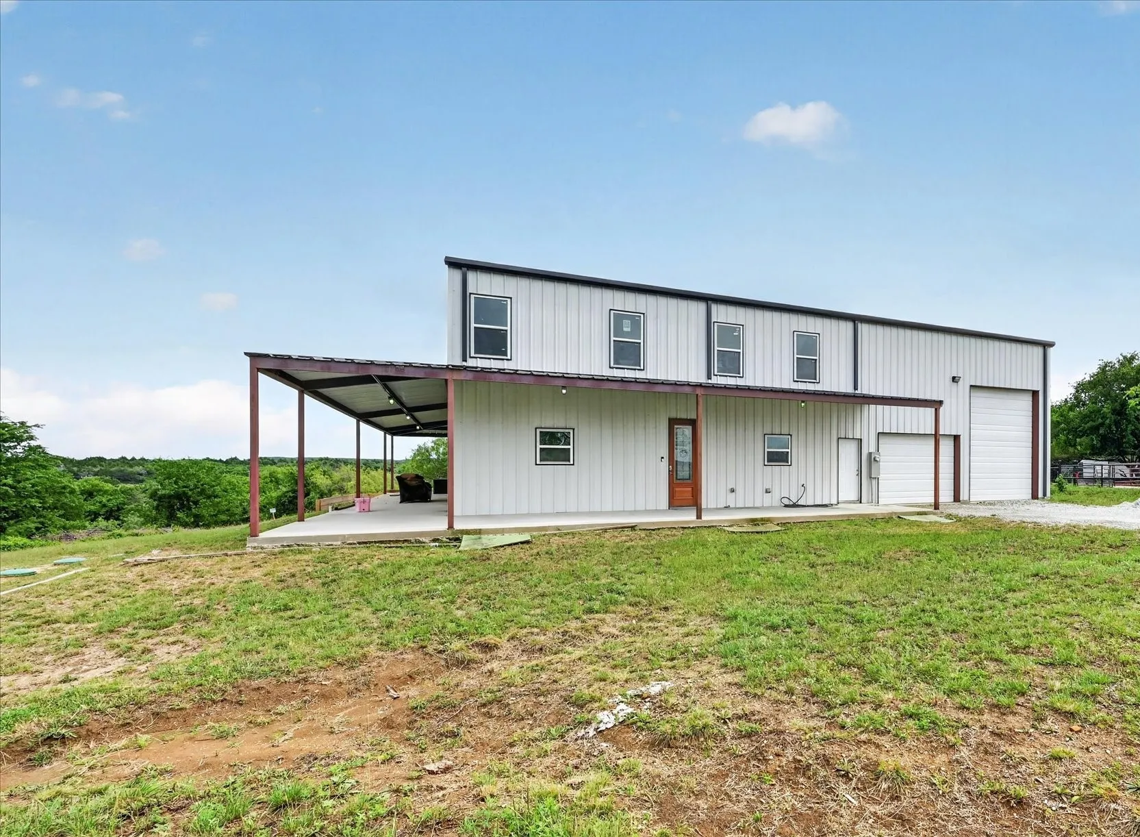 Single Family Residence For Sale in Hill County , 528 Hill County Road 4411, Grandview, Texas 76050, 3 Bedroom, 3 Bathroom, 2 Garage spaces, 2,496 Sqft, built in 2023, mls#21286567, Real Estate Agent in Grandview, Homes For Sale in Hill county, Homes For Sale in Grandview, Realtor in Grandview Texas, Real Estate Brokerage Independent Realty Texas, Luminita Cordes Realtor