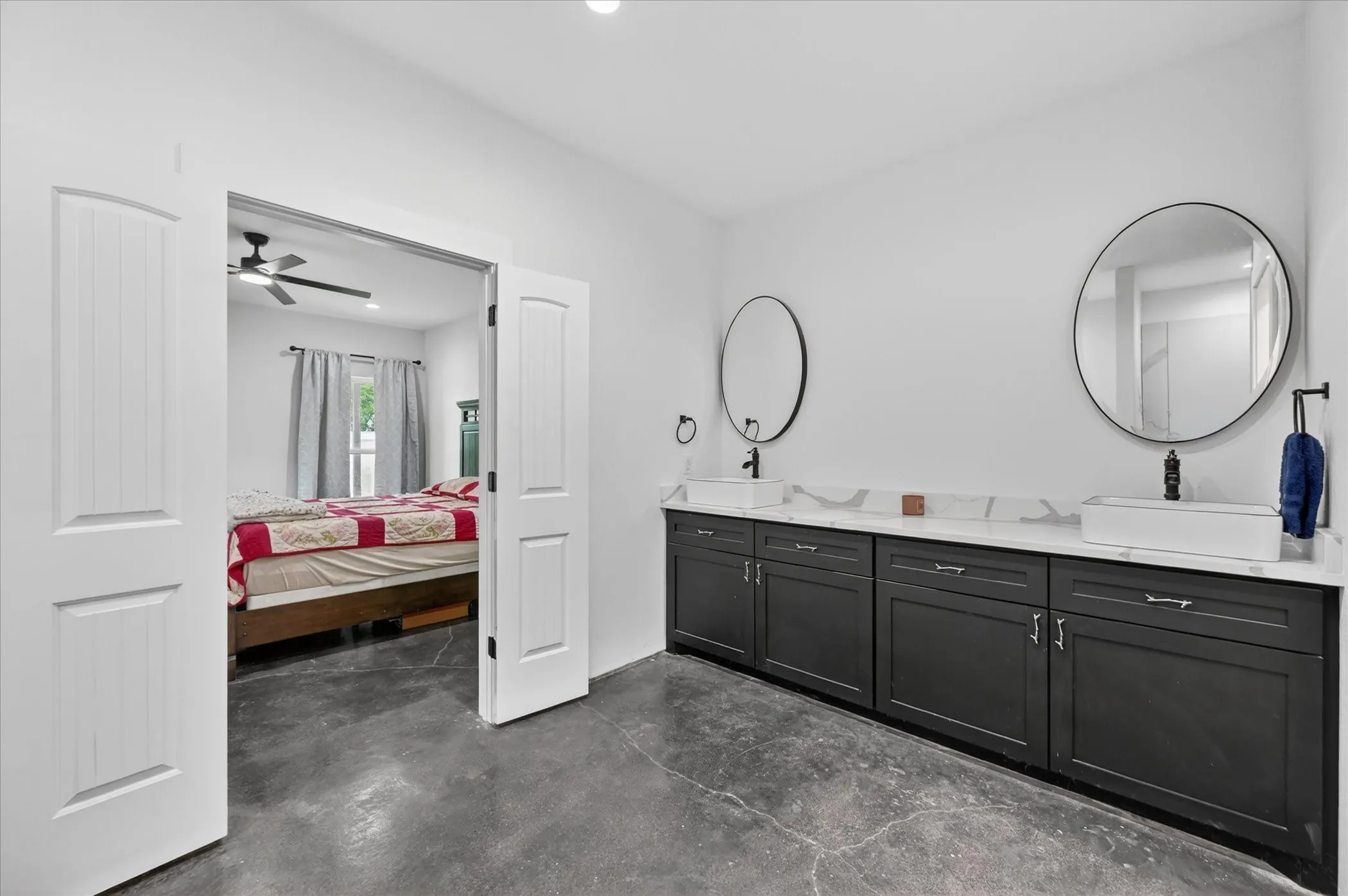 Single Family Residence For Sale in Hill County , 528 Hill County Road 4411, Grandview, Texas 76050, 3 Bedroom, 3 Bathroom, 2 Garage spaces, 2,496 Sqft, built in 2023, mls#21286567, Real Estate Agent in Grandview, Homes For Sale in Hill county, Homes For Sale in Grandview, Realtor in Grandview Texas, Real Estate Brokerage Independent Realty Texas, Luminita Cordes Realtor