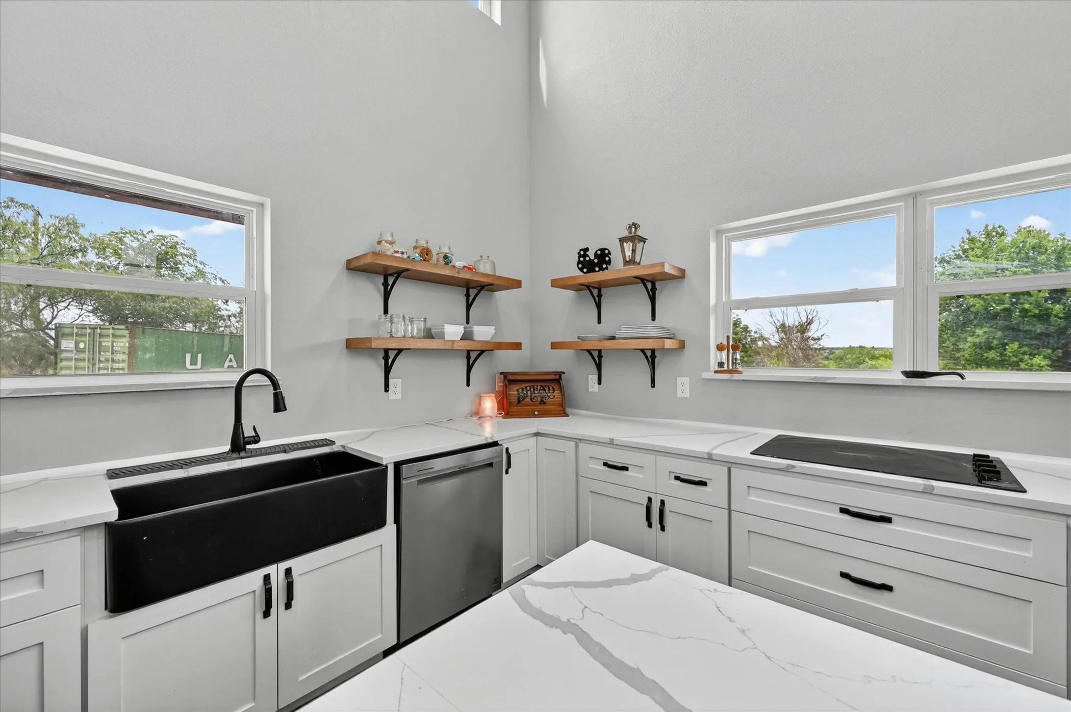 Single Family Residence For Sale in Hill County , 528 Hill County Road 4411, Grandview, Texas 76050, 3 Bedroom, 3 Bathroom, 2 Garage spaces, 2,496 Sqft, built in 2023, mls#21286567, Real Estate Agent in Grandview, Homes For Sale in Hill county, Homes For Sale in Grandview, Realtor in Grandview Texas, Real Estate Brokerage Independent Realty Texas, Luminita Cordes Realtor