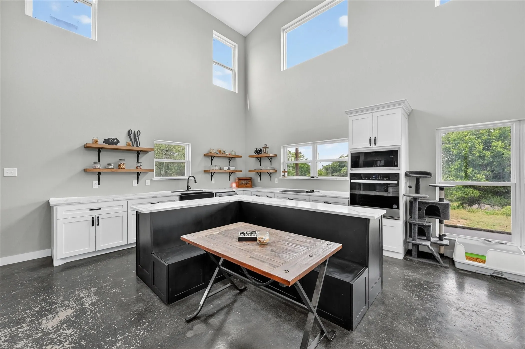Single Family Residence For Sale in Hill County , 528 Hill County Road 4411, Grandview, Texas 76050, 3 Bedroom, 3 Bathroom, 2 Garage spaces, 2,496 Sqft, built in 2023, mls#21286567, Real Estate Agent in Grandview, Homes For Sale in Hill county, Homes For Sale in Grandview, Realtor in Grandview Texas, Real Estate Brokerage Independent Realty Texas, Luminita Cordes Realtor
