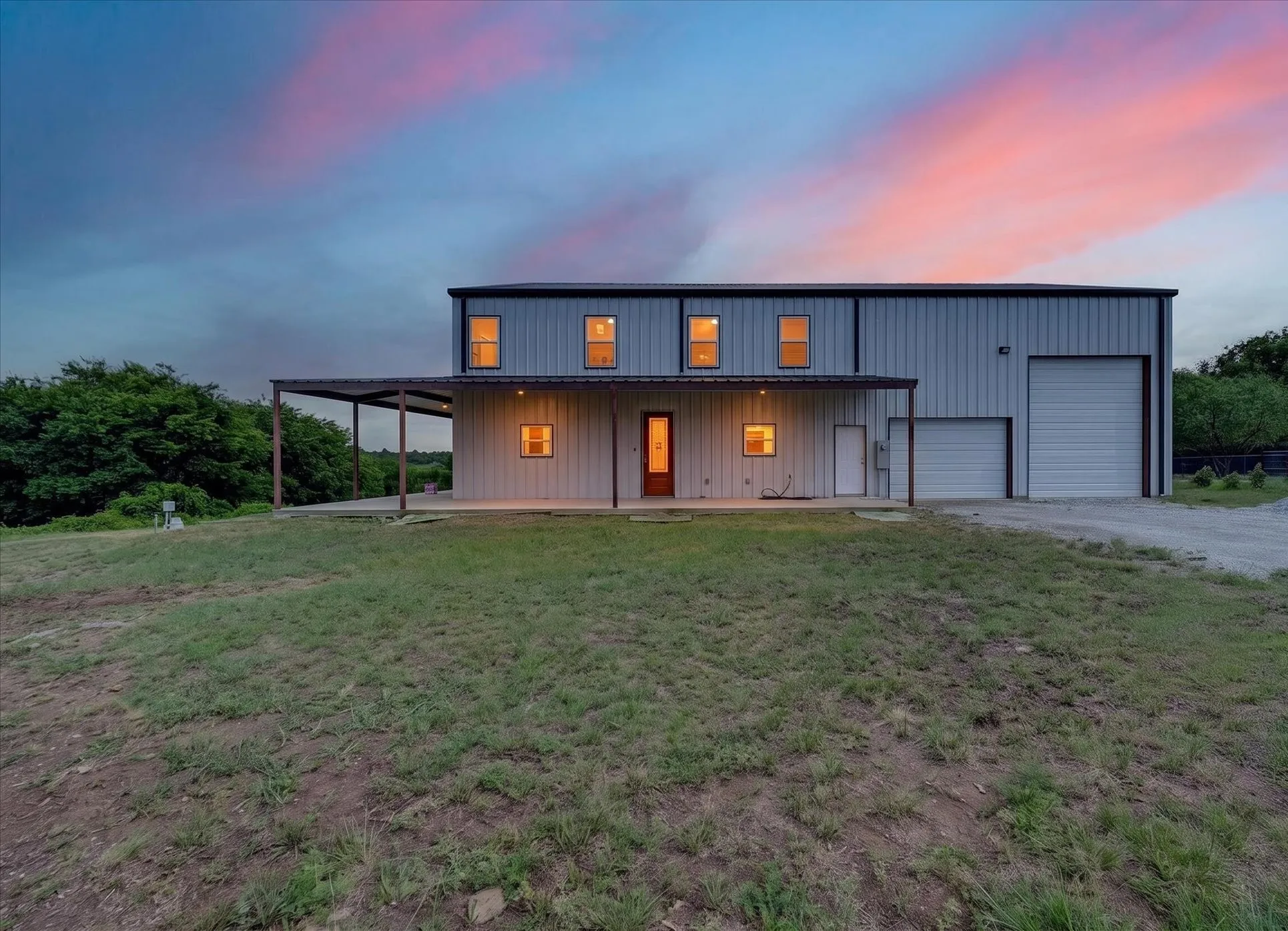 Single Family Residence For Sale in Hill County , 528 Hill County Road 4411, Grandview, Texas 76050, 3 Bedroom, 3 Bathroom, 2 Garage spaces, 2,496 Sqft, built in 2023, mls#21286567, Real Estate Agent in Grandview, Homes For Sale in Hill county, Homes For Sale in Grandview, Realtor in Grandview Texas, Real Estate Brokerage Independent Realty Texas, Luminita Cordes Realtor