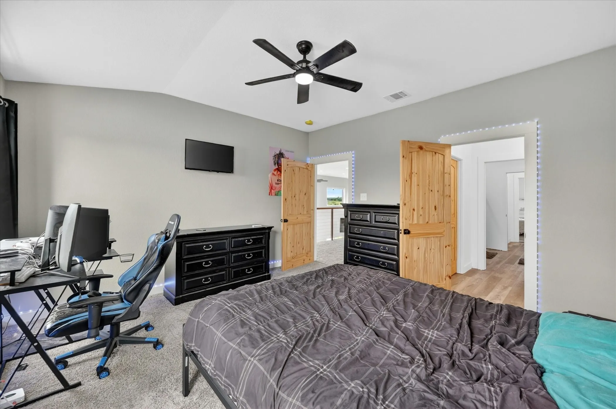 Single Family Residence For Sale in Hill County , 528 Hill County Road 4411, Grandview, Texas 76050, 3 Bedroom, 3 Bathroom, 2 Garage spaces, 2,496 Sqft, built in 2023, mls#21286567, Real Estate Agent in Grandview, Homes For Sale in Hill county, Homes For Sale in Grandview, Realtor in Grandview Texas, Real Estate Brokerage Independent Realty Texas, Luminita Cordes Realtor