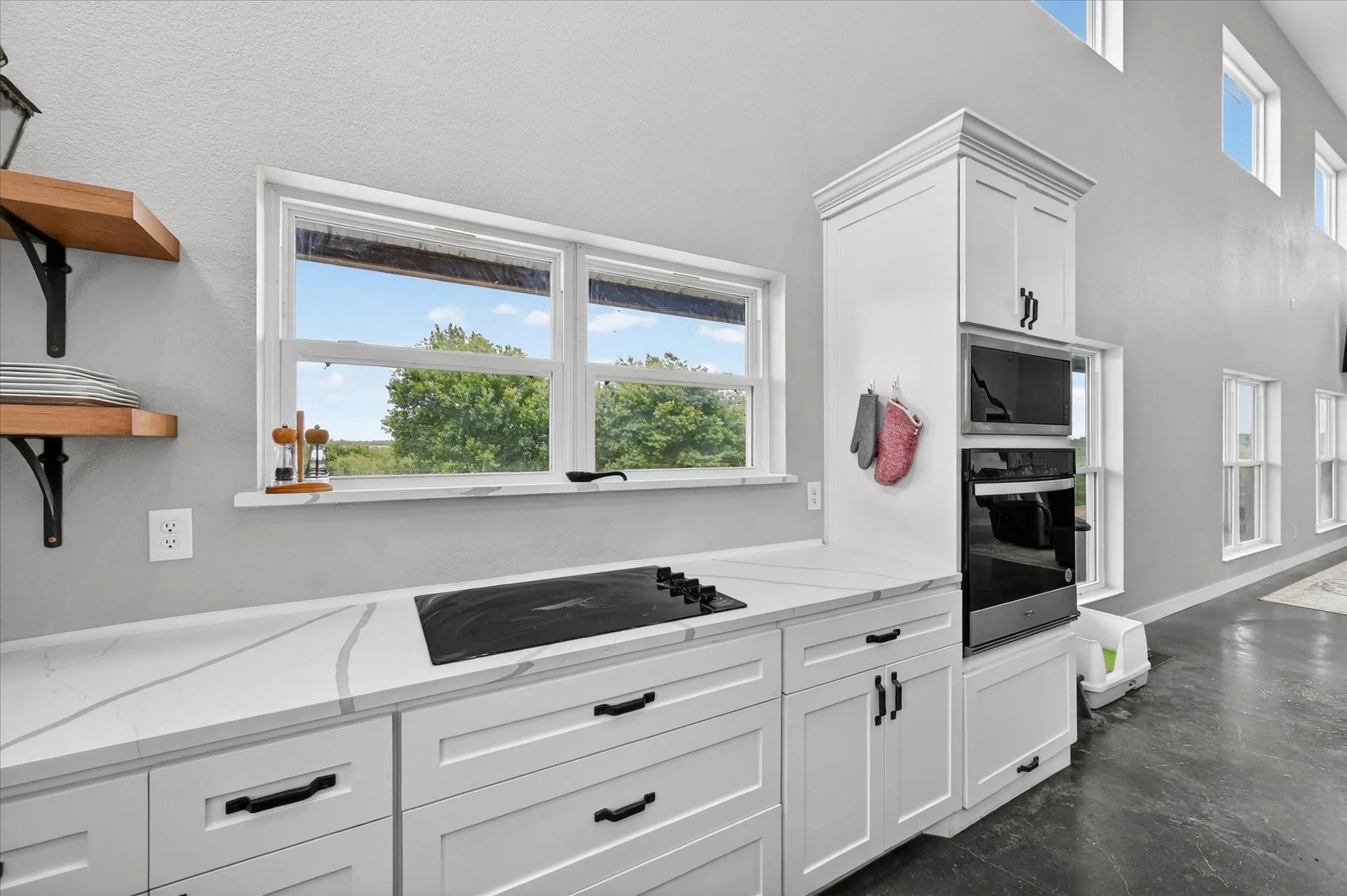 Single Family Residence For Sale in Hill County , 528 Hill County Road 4411, Grandview, Texas 76050, 3 Bedroom, 3 Bathroom, 2 Garage spaces, 2,496 Sqft, built in 2023, mls#21286567, Real Estate Agent in Grandview, Homes For Sale in Hill county, Homes For Sale in Grandview, Realtor in Grandview Texas, Real Estate Brokerage Independent Realty Texas, Luminita Cordes Realtor