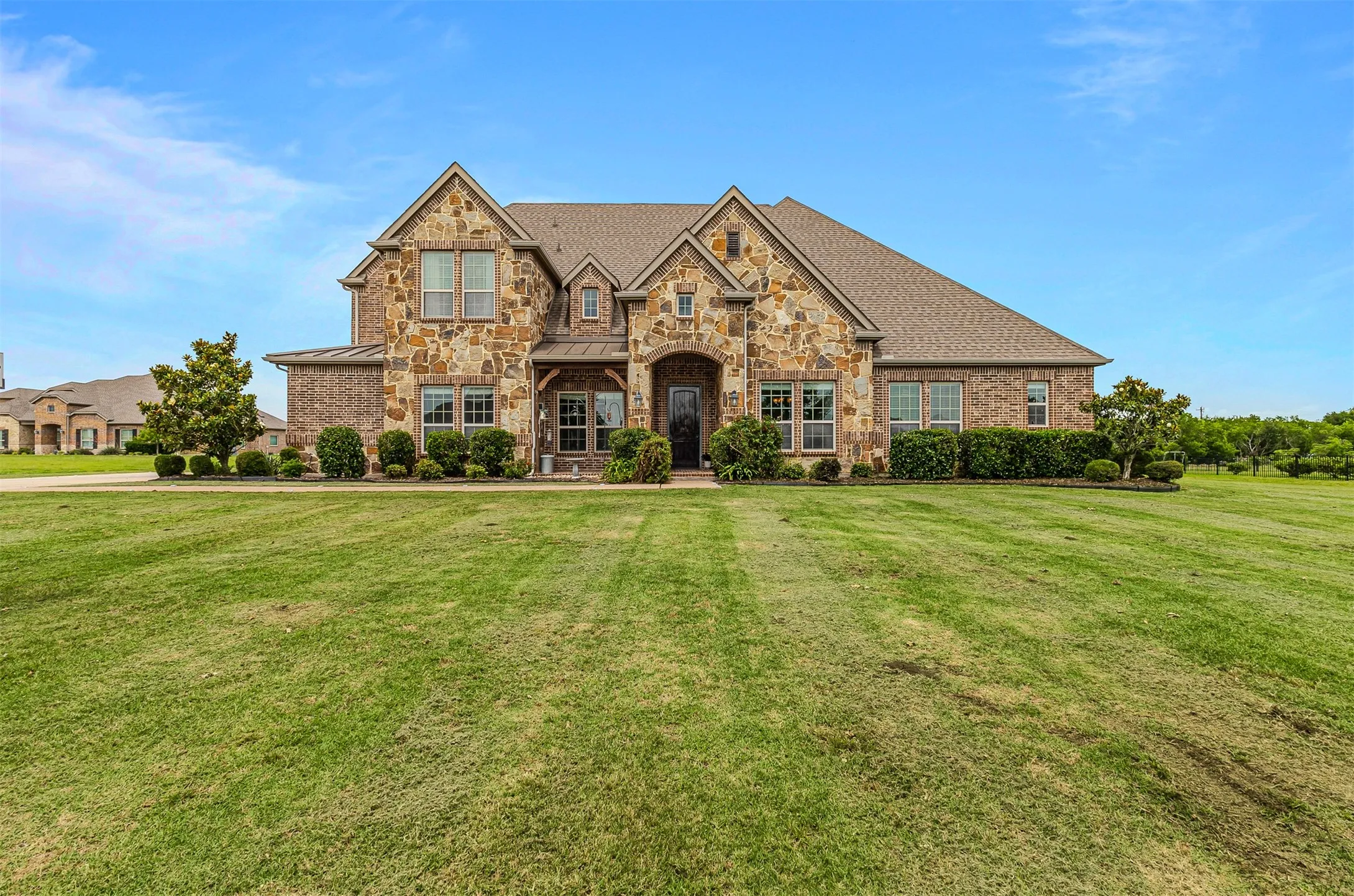 Single Family Residence For Sale in Rockwall County , 3025 Bridgecreek Drive, Rockwall, Texas 75032, 4 Bedroom, 5 Bathroom, 3 Garage spaces, 4,160 Sqft, built in 2013, mls#21285173, Real Estate Agent in Rockwall, Homes For Sale in Rockwall county, Homes For Sale in Rockwall, Realtor in Rockwall Texas, Real Estate Brokerage Independent Realty Texas, Luminita Cordes Realtor