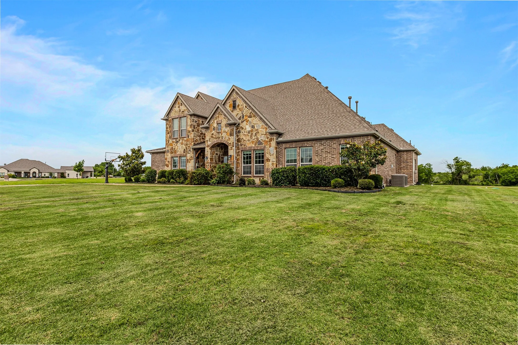 Single Family Residence For Sale in Rockwall County , 3025 Bridgecreek Drive, Rockwall, Texas 75032, 4 Bedroom, 5 Bathroom, 3 Garage spaces, 4,160 Sqft, built in 2013, mls#21285173, Real Estate Agent in Rockwall, Homes For Sale in Rockwall county, Homes For Sale in Rockwall, Realtor in Rockwall Texas, Real Estate Brokerage Independent Realty Texas, Luminita Cordes Realtor