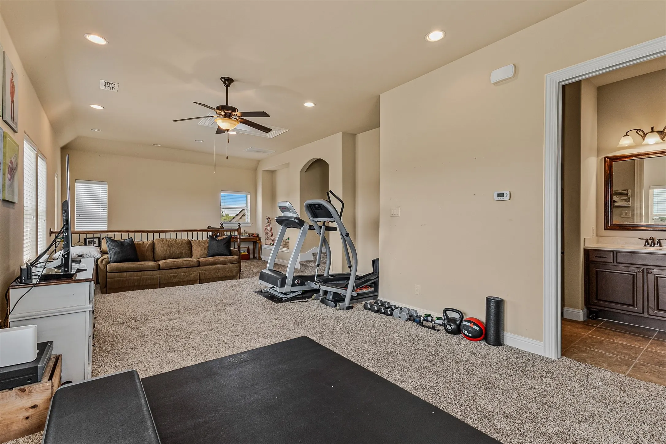 Single Family Residence For Sale in Rockwall County , 3025 Bridgecreek Drive, Rockwall, Texas 75032, 4 Bedroom, 5 Bathroom, 3 Garage spaces, 4,160 Sqft, built in 2013, mls#21285173, Real Estate Agent in Rockwall, Homes For Sale in Rockwall county, Homes For Sale in Rockwall, Realtor in Rockwall Texas, Real Estate Brokerage Independent Realty Texas, Luminita Cordes Realtor