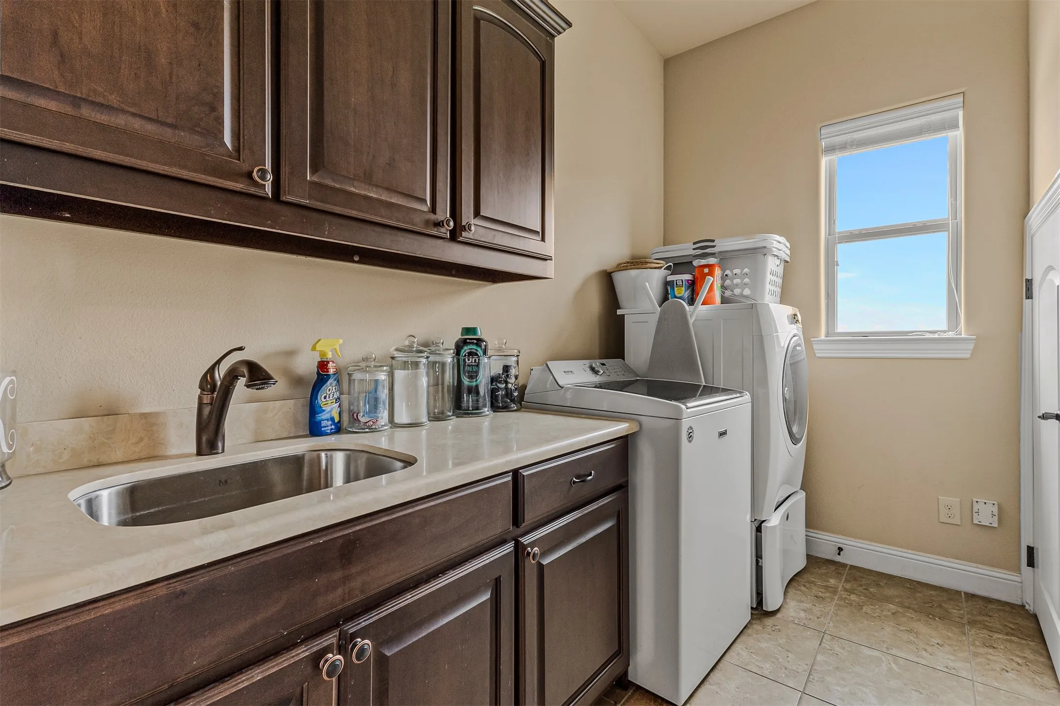 Single Family Residence For Sale in Rockwall County , 3025 Bridgecreek Drive, Rockwall, Texas 75032, 4 Bedroom, 5 Bathroom, 3 Garage spaces, 4,160 Sqft, built in 2013, mls#21285173, Real Estate Agent in Rockwall, Homes For Sale in Rockwall county, Homes For Sale in Rockwall, Realtor in Rockwall Texas, Real Estate Brokerage Independent Realty Texas, Luminita Cordes Realtor