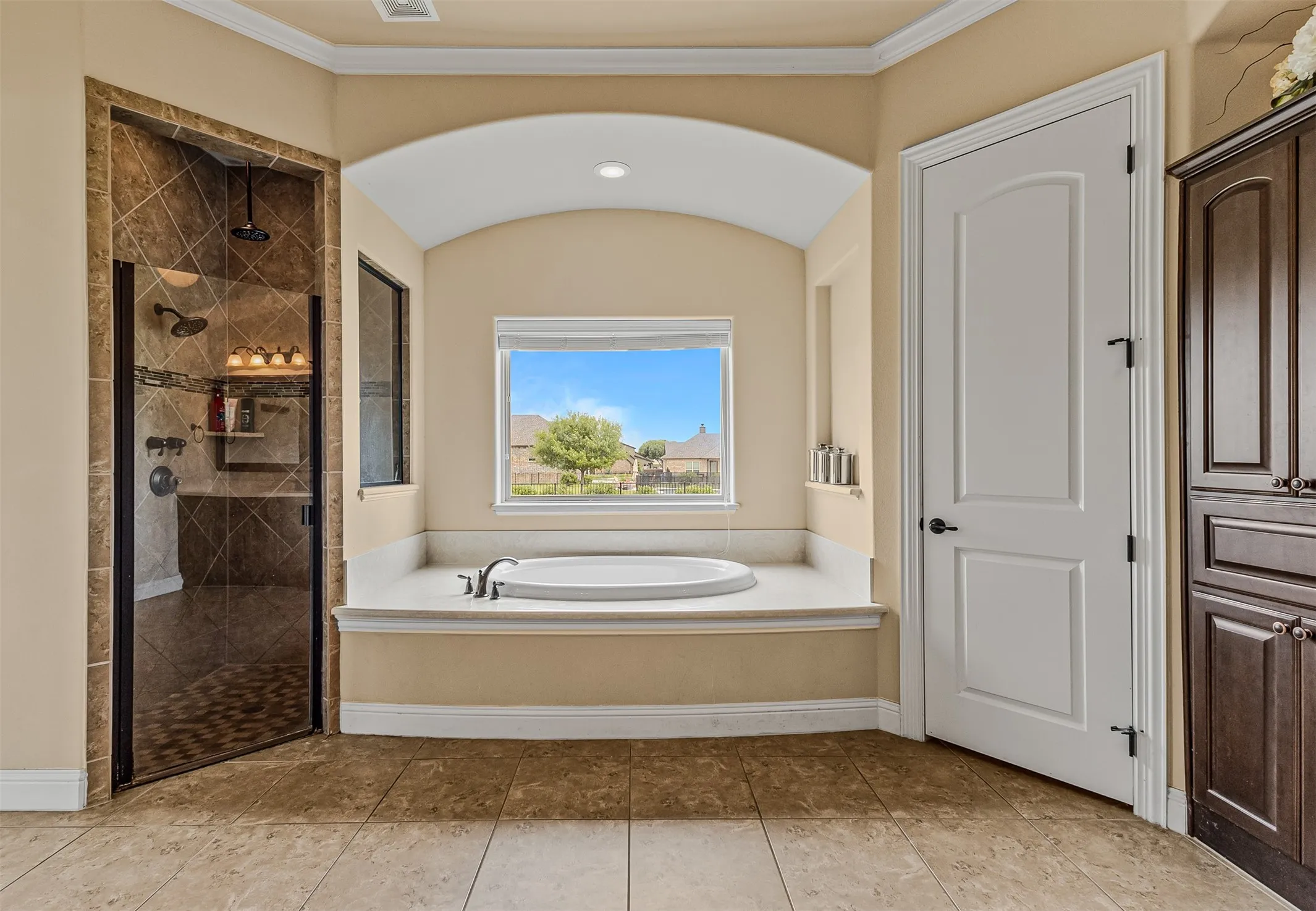 Single Family Residence For Sale in Rockwall County , 3025 Bridgecreek Drive, Rockwall, Texas 75032, 4 Bedroom, 5 Bathroom, 3 Garage spaces, 4,160 Sqft, built in 2013, mls#21285173, Real Estate Agent in Rockwall, Homes For Sale in Rockwall county, Homes For Sale in Rockwall, Realtor in Rockwall Texas, Real Estate Brokerage Independent Realty Texas, Luminita Cordes Realtor