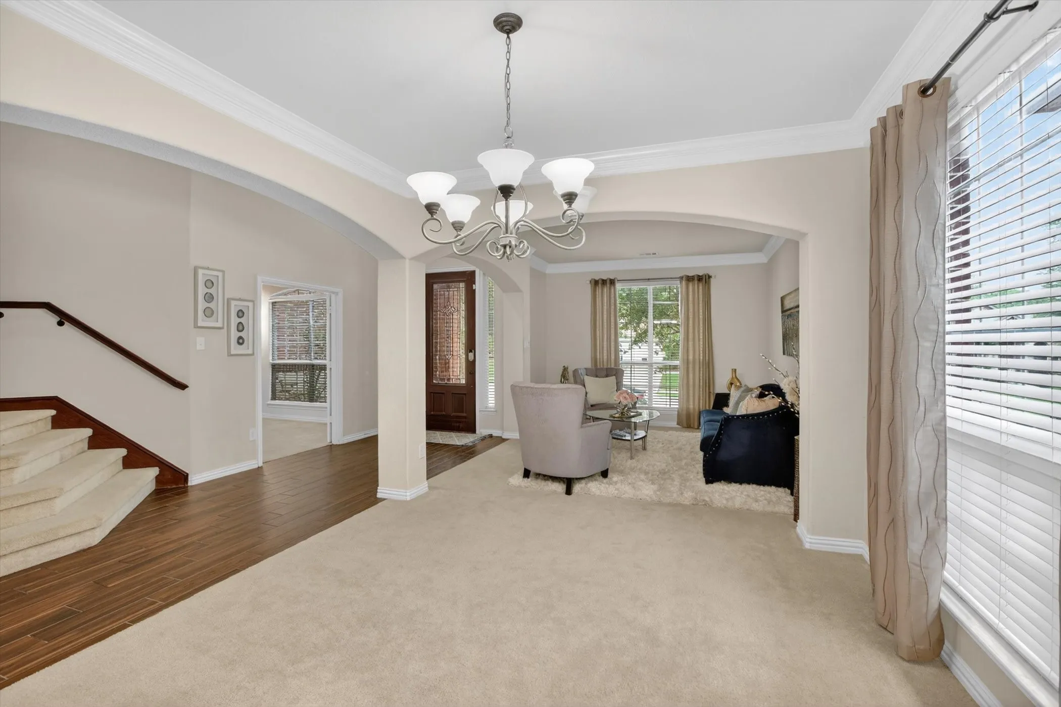 Single Family Residence For Sale in Tarrant County , 6601 Vintage Drive, Arlington, Texas 76001, 5 Bedroom, 5 Bathroom, 2 Garage spaces, 4,594 Sqft, built in 2008, mls#21278122, Real Estate Agent in Arlington, Homes For Sale in Tarrant county, Homes For Sale in Arlington, Realtor in Arlington Texas, Real Estate Brokerage Independent Realty Texas, Luminita Cordes Realtor