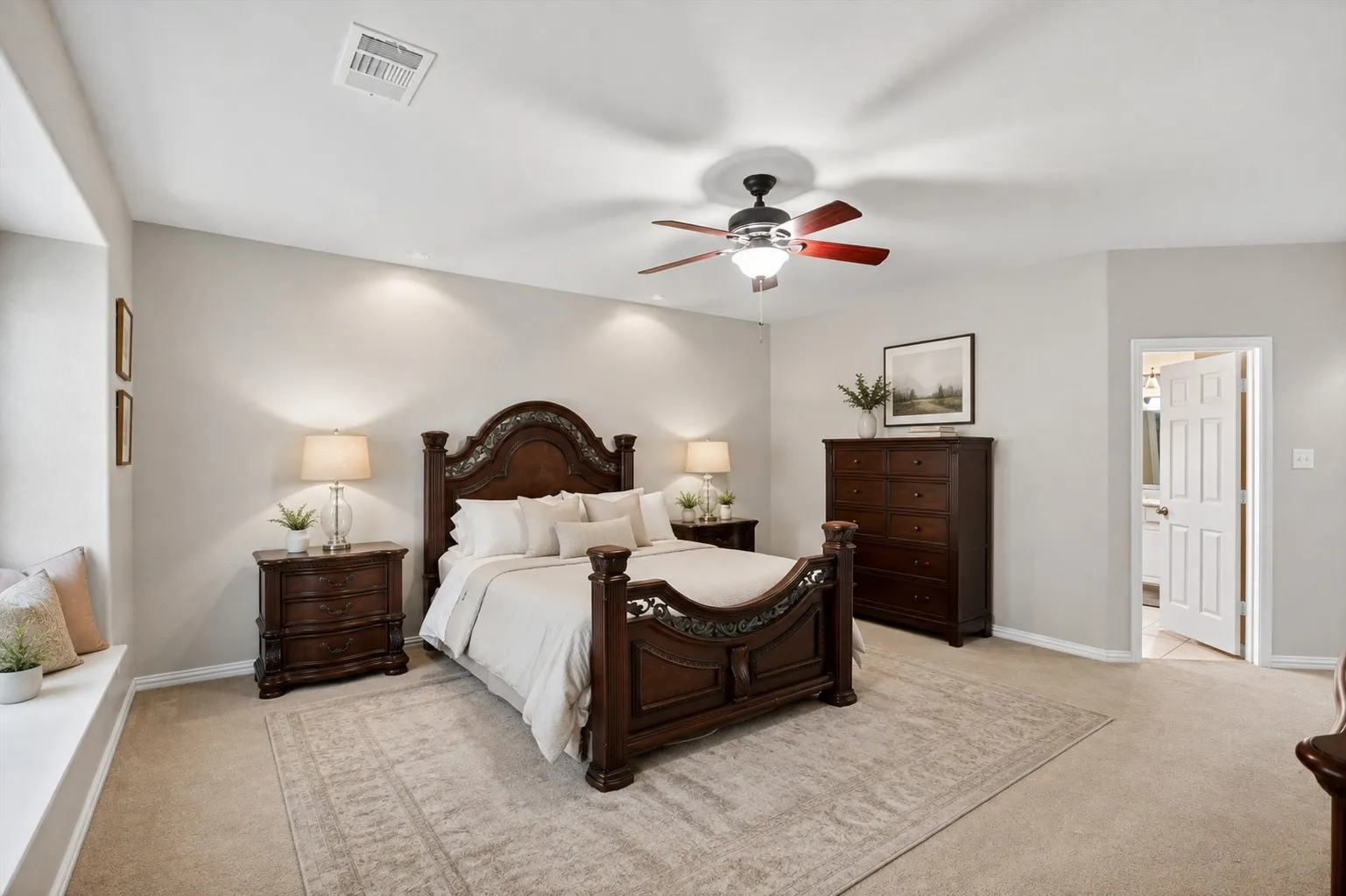 Single Family Residence For Sale in Tarrant County , 6601 Vintage Drive, Arlington, Texas 76001, 5 Bedroom, 5 Bathroom, 2 Garage spaces, 4,594 Sqft, built in 2008, mls#21278122, Real Estate Agent in Arlington, Homes For Sale in Tarrant county, Homes For Sale in Arlington, Realtor in Arlington Texas, Real Estate Brokerage Independent Realty Texas, Luminita Cordes Realtor