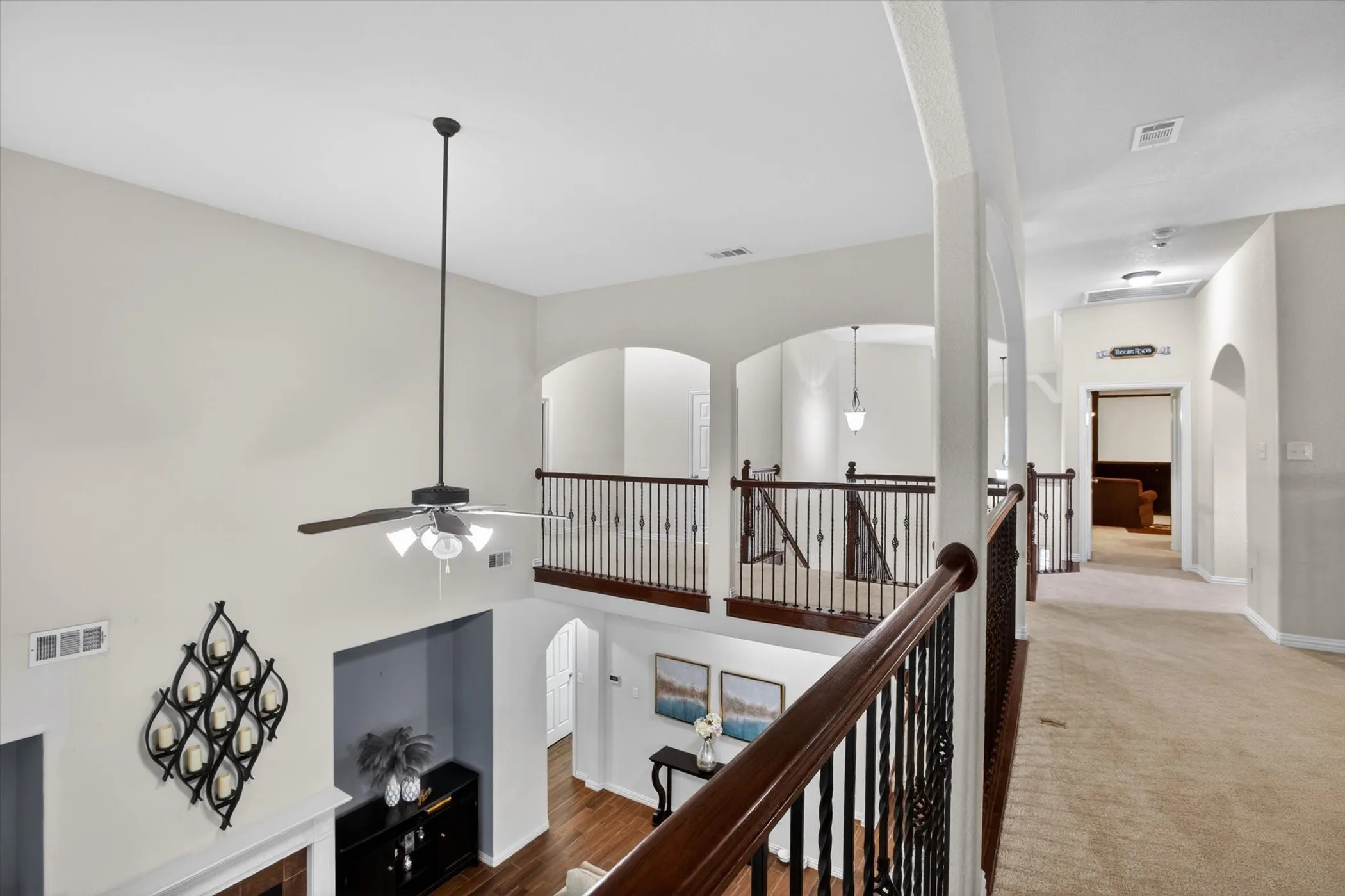 Single Family Residence For Sale in Tarrant County , 6601 Vintage Drive, Arlington, Texas 76001, 5 Bedroom, 5 Bathroom, 2 Garage spaces, 4,594 Sqft, built in 2008, mls#21278122, Real Estate Agent in Arlington, Homes For Sale in Tarrant county, Homes For Sale in Arlington, Realtor in Arlington Texas, Real Estate Brokerage Independent Realty Texas, Luminita Cordes Realtor