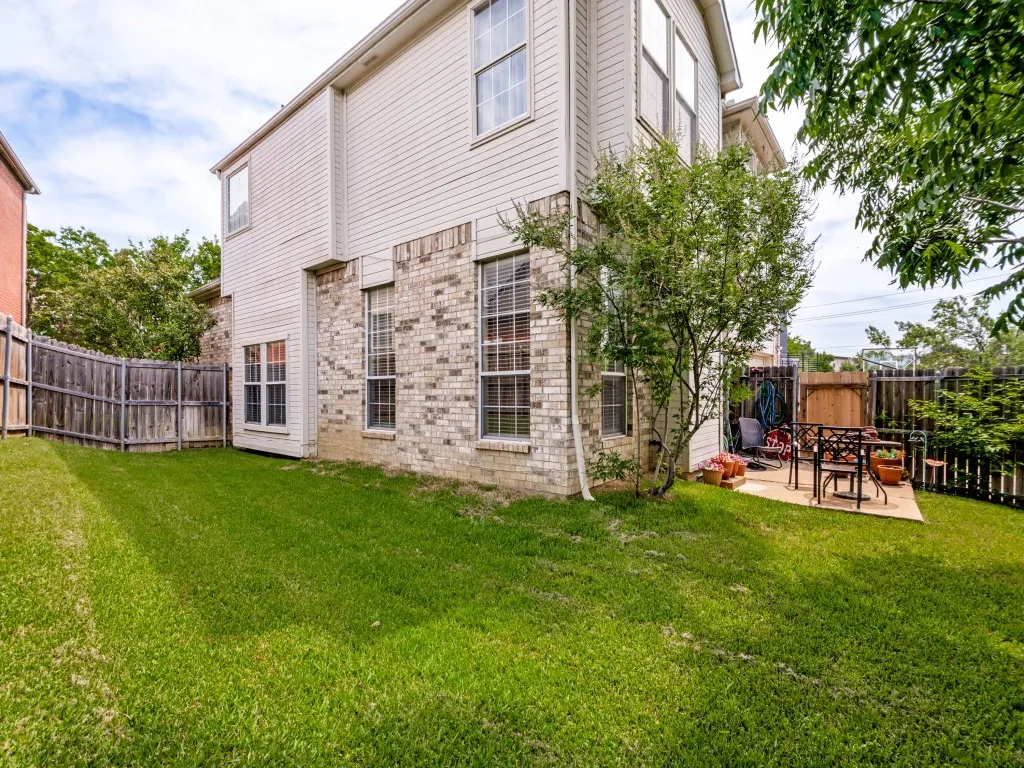 Single Family Residence For Sale in Denton County , 4620 Dusk Meadow Drive, Carrollton, Texas 75010, 4 Bedroom, 3 Bathroom, 2 Garage spaces, 2,353 Sqft, built in 1992, mls#21285539, Real Estate Agent in Carrollton, Homes For Sale in Denton county, Homes For Sale in Carrollton, Realtor in Carrollton Texas, Real Estate Brokerage Independent Realty Texas, Luminita Cordes Realtor