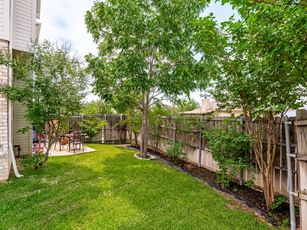 Single Family Residence For Sale in Denton County , 4620 Dusk Meadow Drive, Carrollton, Texas 75010, 4 Bedroom, 3 Bathroom, 2 Garage spaces, 2,353 Sqft, built in 1992, mls#21285539, Real Estate Agent in Carrollton, Homes For Sale in Denton county, Homes For Sale in Carrollton, Realtor in Carrollton Texas, Real Estate Brokerage Independent Realty Texas, Luminita Cordes Realtor