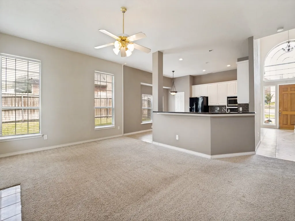 Single Family Residence For Sale in Denton County , 4620 Dusk Meadow Drive, Carrollton, Texas 75010, 4 Bedroom, 3 Bathroom, 2 Garage spaces, 2,353 Sqft, built in 1992, mls#21285539, Real Estate Agent in Carrollton, Homes For Sale in Denton county, Homes For Sale in Carrollton, Realtor in Carrollton Texas, Real Estate Brokerage Independent Realty Texas, Luminita Cordes Realtor