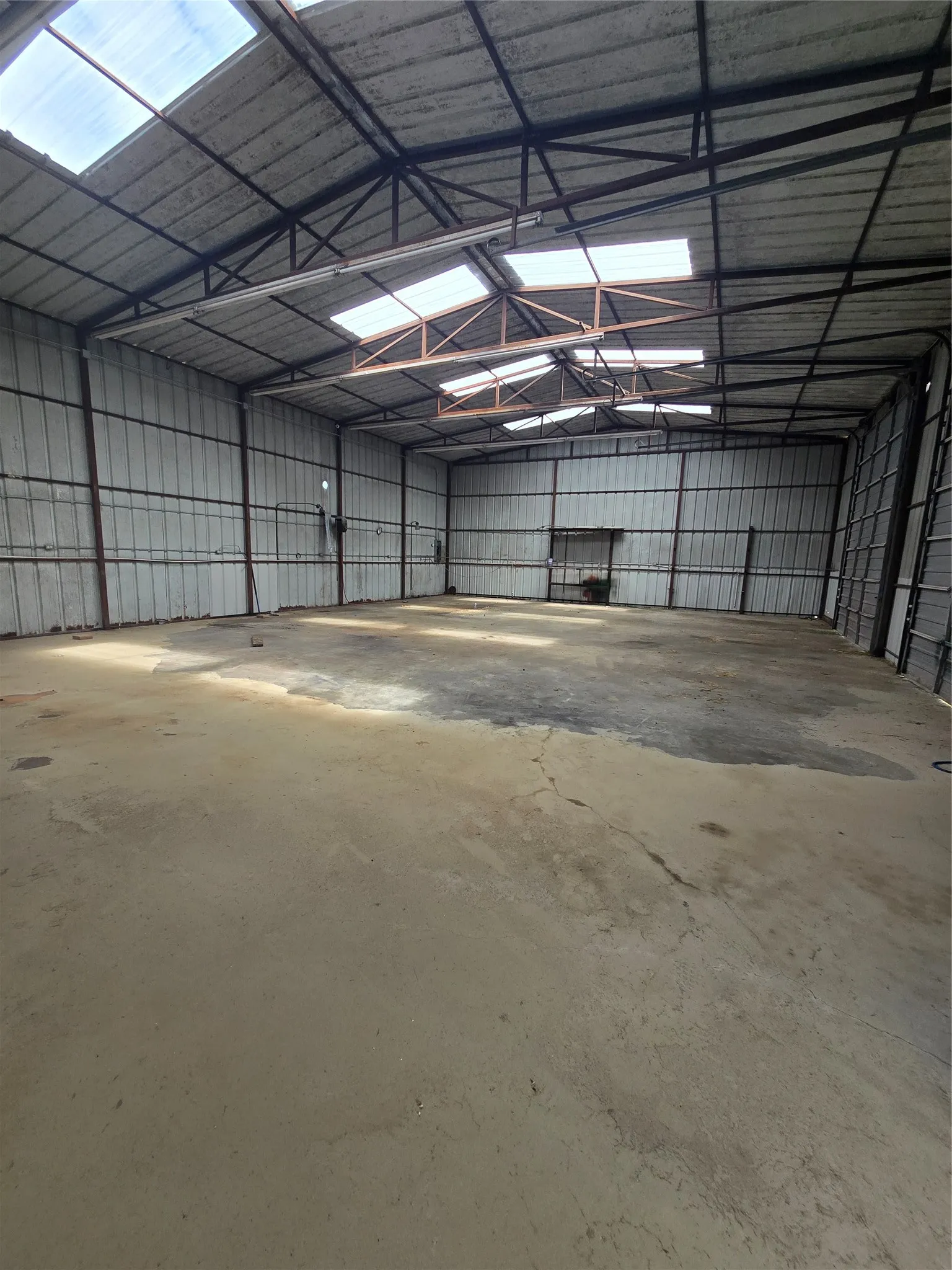 Warehouse For Rent in Johnson County , 8208 Apollo Drive, Joshua, Texas 76058, 0, 0, Garage spaces, 0 Sqft, built in 1990, mls#21284812, Real Estate Agent in Joshua, Homes For Rent in Johnson county, Homes For Rent in Joshua, Realtor in Joshua Texas, Real Estate Brokerage Independent Realty Texas, Luminita Cordes Realtor