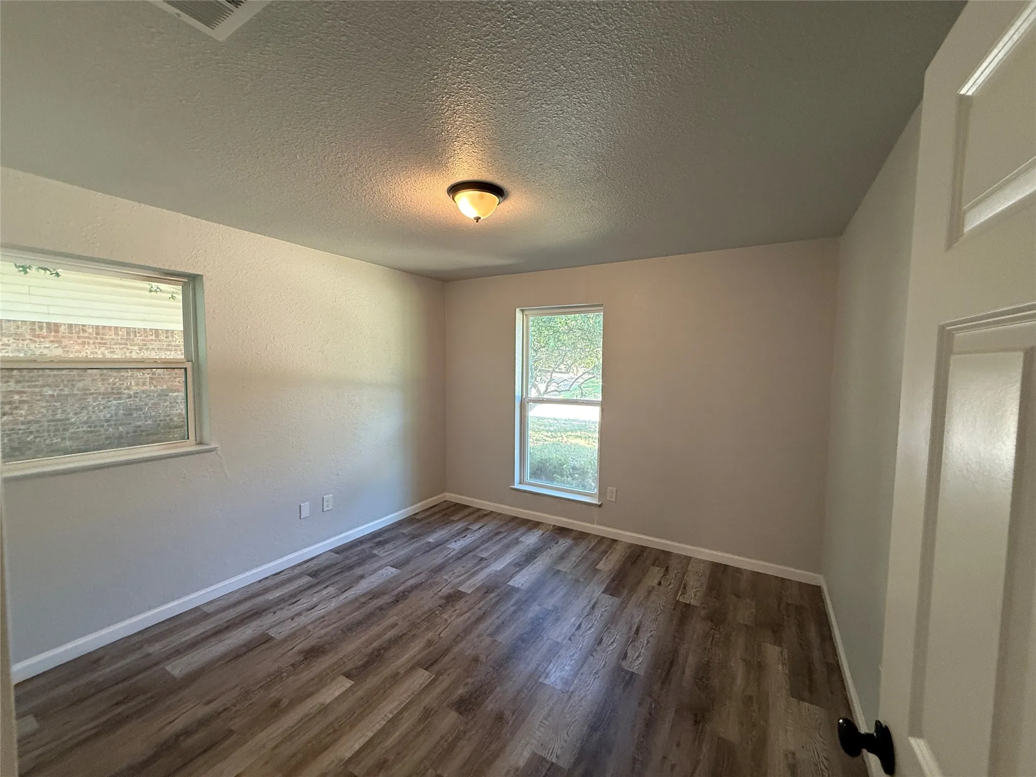 Single Family Residence For Sale in Tarrant County , 5305 Westhaven Drive, Fort Worth, Texas 76132, 4 Bedroom, 3 Bathroom, Garage spaces, 2,208 Sqft, built in 1967, mls#21284621, Real Estate Agent in Fort Worth, Homes For Sale in Tarrant county, Homes For Sale in Fort Worth, Realtor in Fort Worth Texas, Real Estate Brokerage Independent Realty Texas, Luminita Cordes Realtor