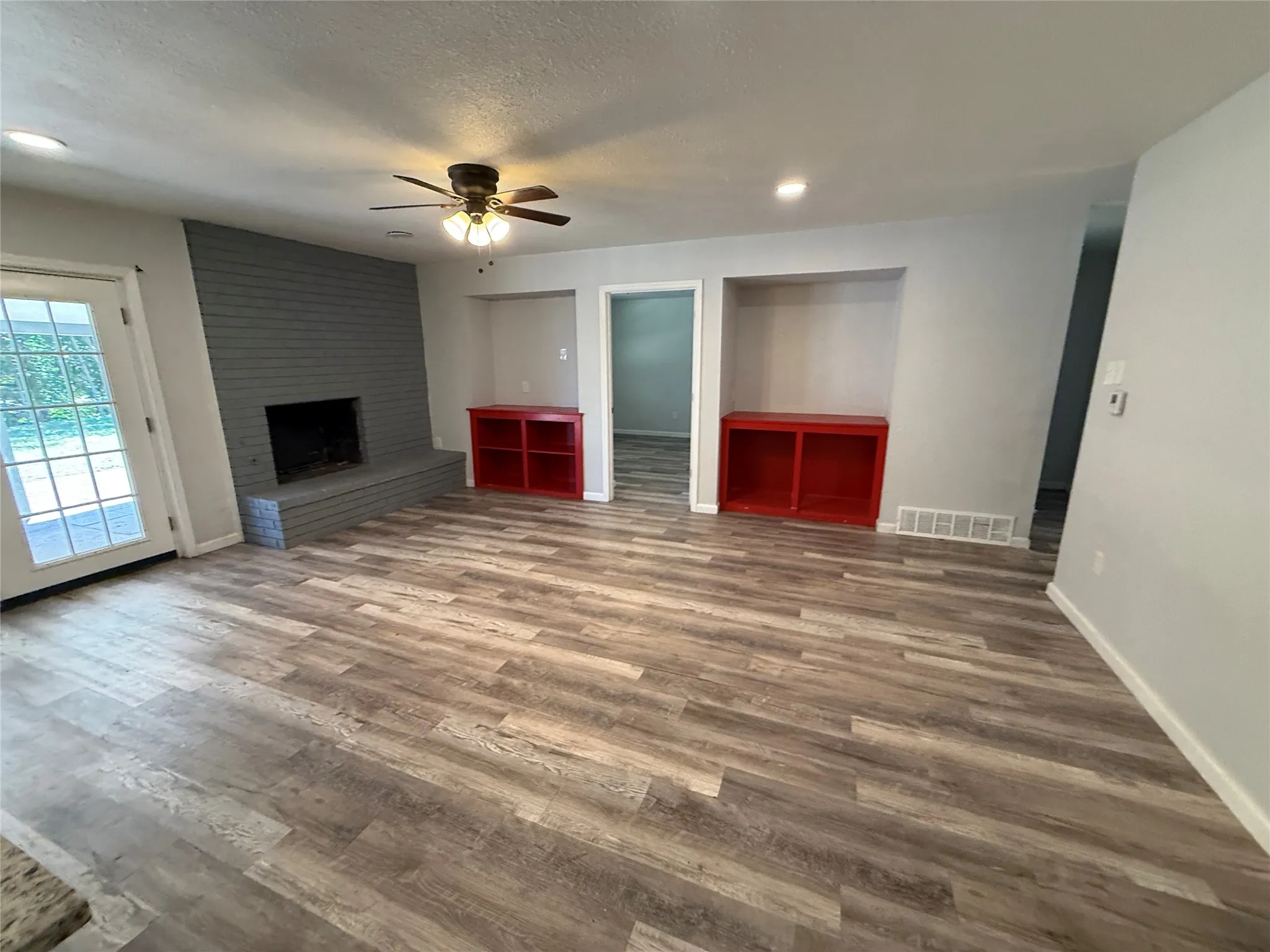 Single Family Residence For Sale in Tarrant County , 5305 Westhaven Drive, Fort Worth, Texas 76132, 4 Bedroom, 3 Bathroom, Garage spaces, 2,208 Sqft, built in 1967, mls#21284621, Real Estate Agent in Fort Worth, Homes For Sale in Tarrant county, Homes For Sale in Fort Worth, Realtor in Fort Worth Texas, Real Estate Brokerage Independent Realty Texas, Luminita Cordes Realtor