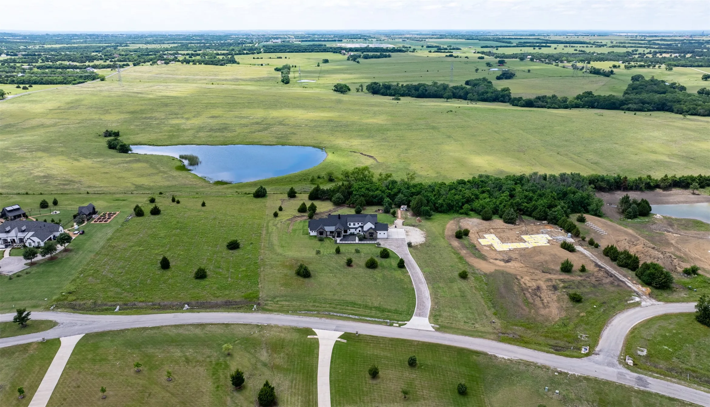 Spacious 3+ AC lot set within the beautiful Northern Texas countryside