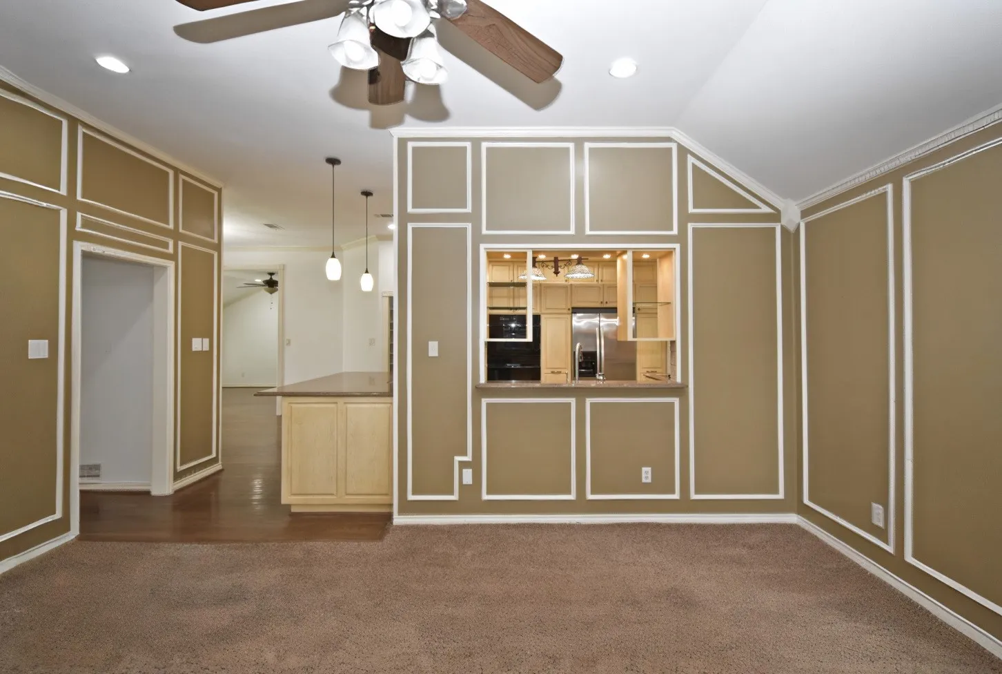 Single Family Residence For Sale in Dallas County , 2902 Live Oak Drive, Rowlett, Texas 75088, 4 Bedroom, 3 Bathroom, 2 Garage spaces, 2,950 Sqft, built in 1990, Price $480,000, mls#21286282, Real Estate Agent in Rowlett, Homes For Sale in Dallas county, Homes For Sale in Rowlett, Realtor in Rowlett Texas, Real Estate Brokerage Independent Realty Texas, Luminita Cordes Realtor