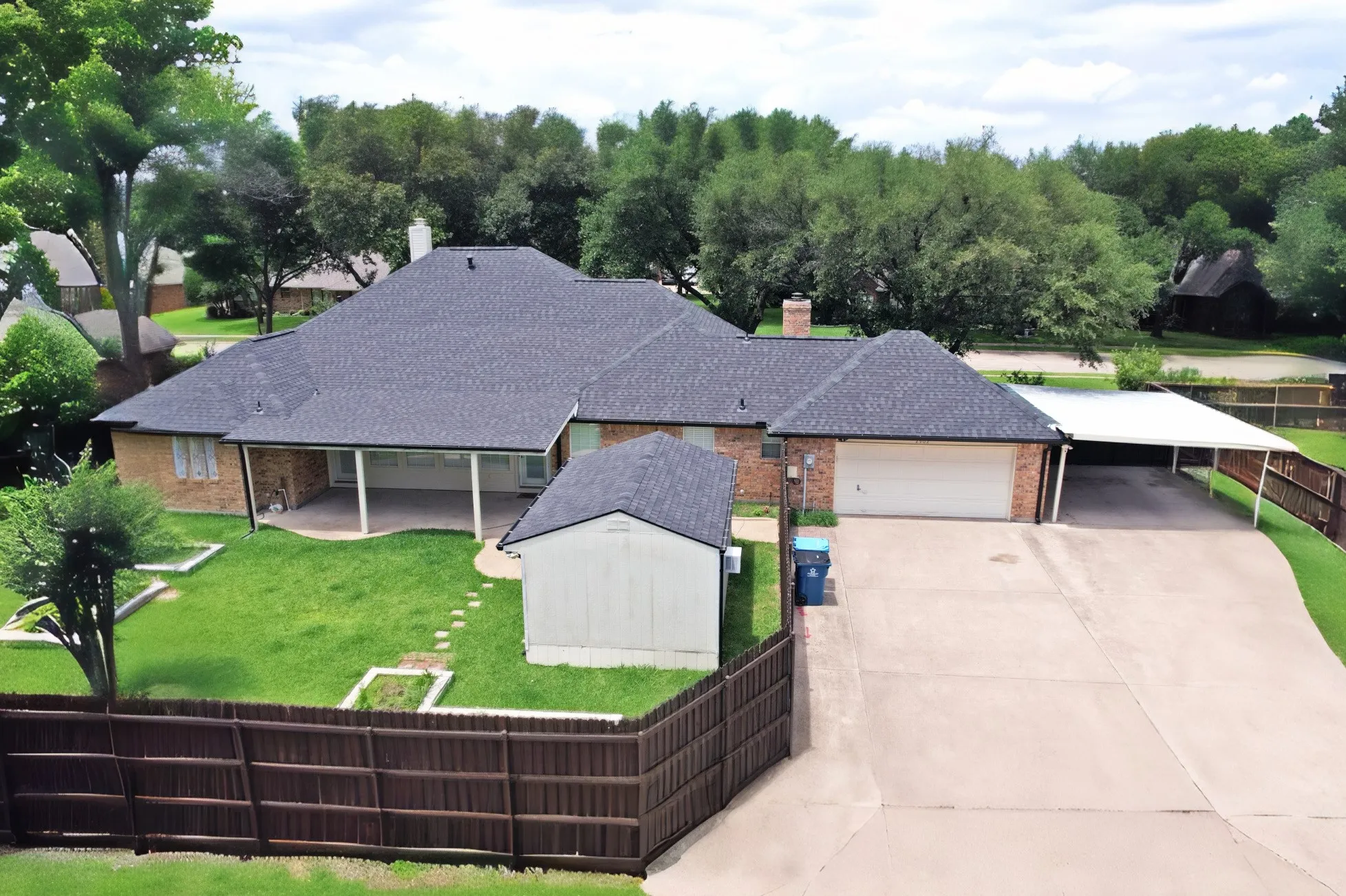Single Family Residence For Sale in Dallas County , 2902 Live Oak Drive, Rowlett, Texas 75088, 4 Bedroom, 3 Bathroom, 2 Garage spaces, 2,950 Sqft, built in 1990, Price $480,000, mls#21286282, Real Estate Agent in Rowlett, Homes For Sale in Dallas county, Homes For Sale in Rowlett, Realtor in Rowlett Texas, Real Estate Brokerage Independent Realty Texas, Luminita Cordes Realtor