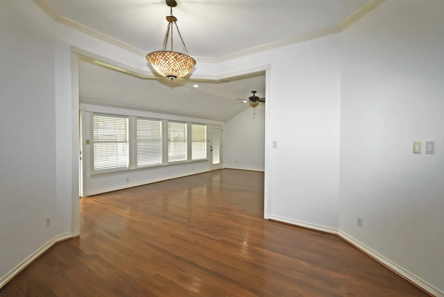 Single Family Residence For Sale in Dallas County , 2902 Live Oak Drive, Rowlett, Texas 75088, 4 Bedroom, 3 Bathroom, 2 Garage spaces, 2,950 Sqft, built in 1990, Price $480,000, mls#21286282, Real Estate Agent in Rowlett, Homes For Sale in Dallas county, Homes For Sale in Rowlett, Realtor in Rowlett Texas, Real Estate Brokerage Independent Realty Texas, Luminita Cordes Realtor