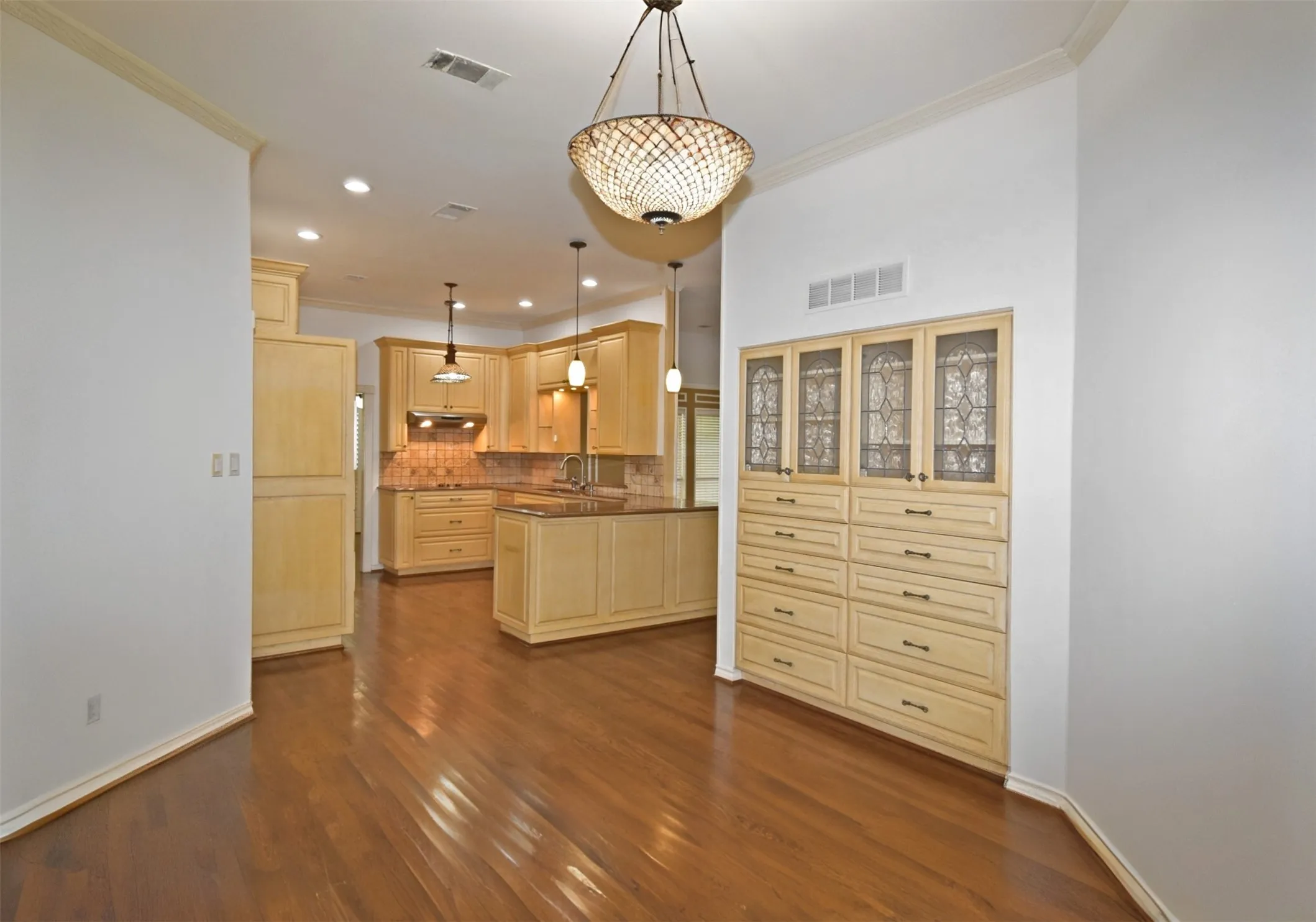Single Family Residence For Sale in Dallas County , 2902 Live Oak Drive, Rowlett, Texas 75088, 4 Bedroom, 3 Bathroom, 2 Garage spaces, 2,950 Sqft, built in 1990, Price $480,000, mls#21286282, Real Estate Agent in Rowlett, Homes For Sale in Dallas county, Homes For Sale in Rowlett, Realtor in Rowlett Texas, Real Estate Brokerage Independent Realty Texas, Luminita Cordes Realtor