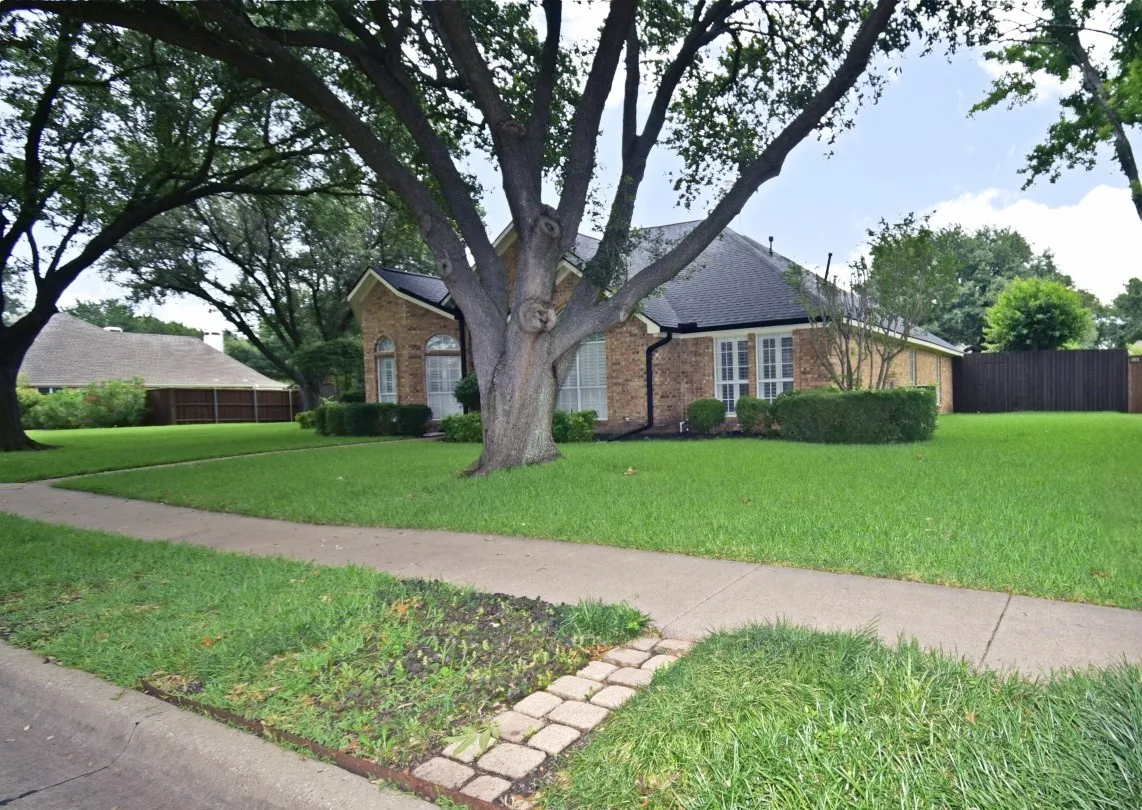 Single Family Residence For Sale in Dallas County , 2902 Live Oak Drive, Rowlett, Texas 75088, 4 Bedroom, 3 Bathroom, 2 Garage spaces, 2,950 Sqft, built in 1990, Price $480,000, mls#21286282, Real Estate Agent in Rowlett, Homes For Sale in Dallas county, Homes For Sale in Rowlett, Realtor in Rowlett Texas, Real Estate Brokerage Independent Realty Texas, Luminita Cordes Realtor