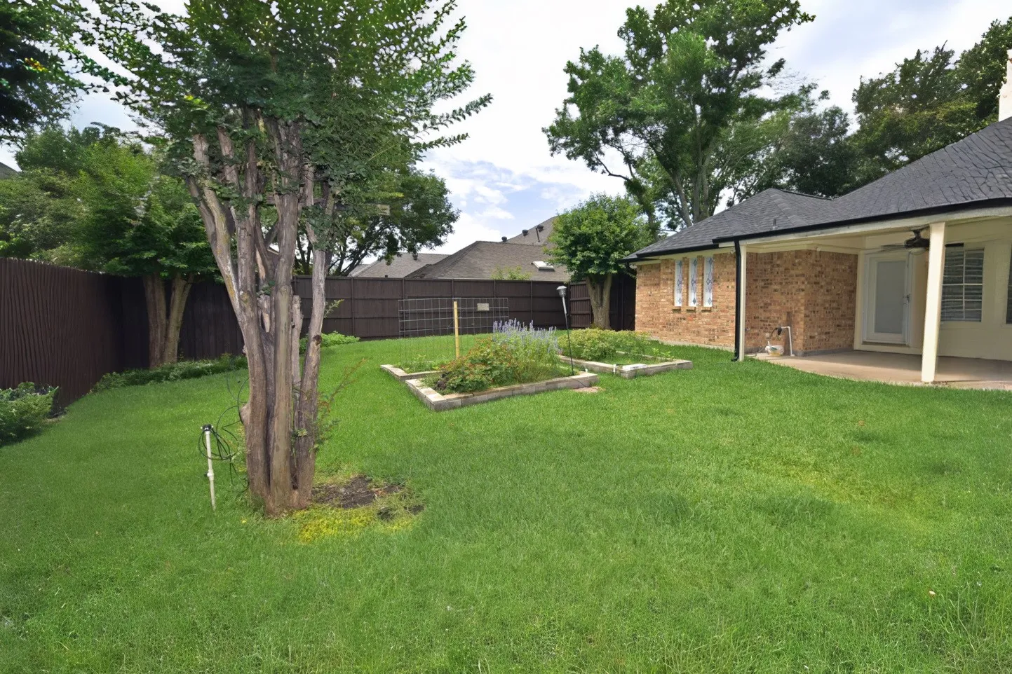 Single Family Residence For Sale in Dallas County , 2902 Live Oak Drive, Rowlett, Texas 75088, 4 Bedroom, 3 Bathroom, 2 Garage spaces, 2,950 Sqft, built in 1990, Price $480,000, mls#21286282, Real Estate Agent in Rowlett, Homes For Sale in Dallas county, Homes For Sale in Rowlett, Realtor in Rowlett Texas, Real Estate Brokerage Independent Realty Texas, Luminita Cordes Realtor