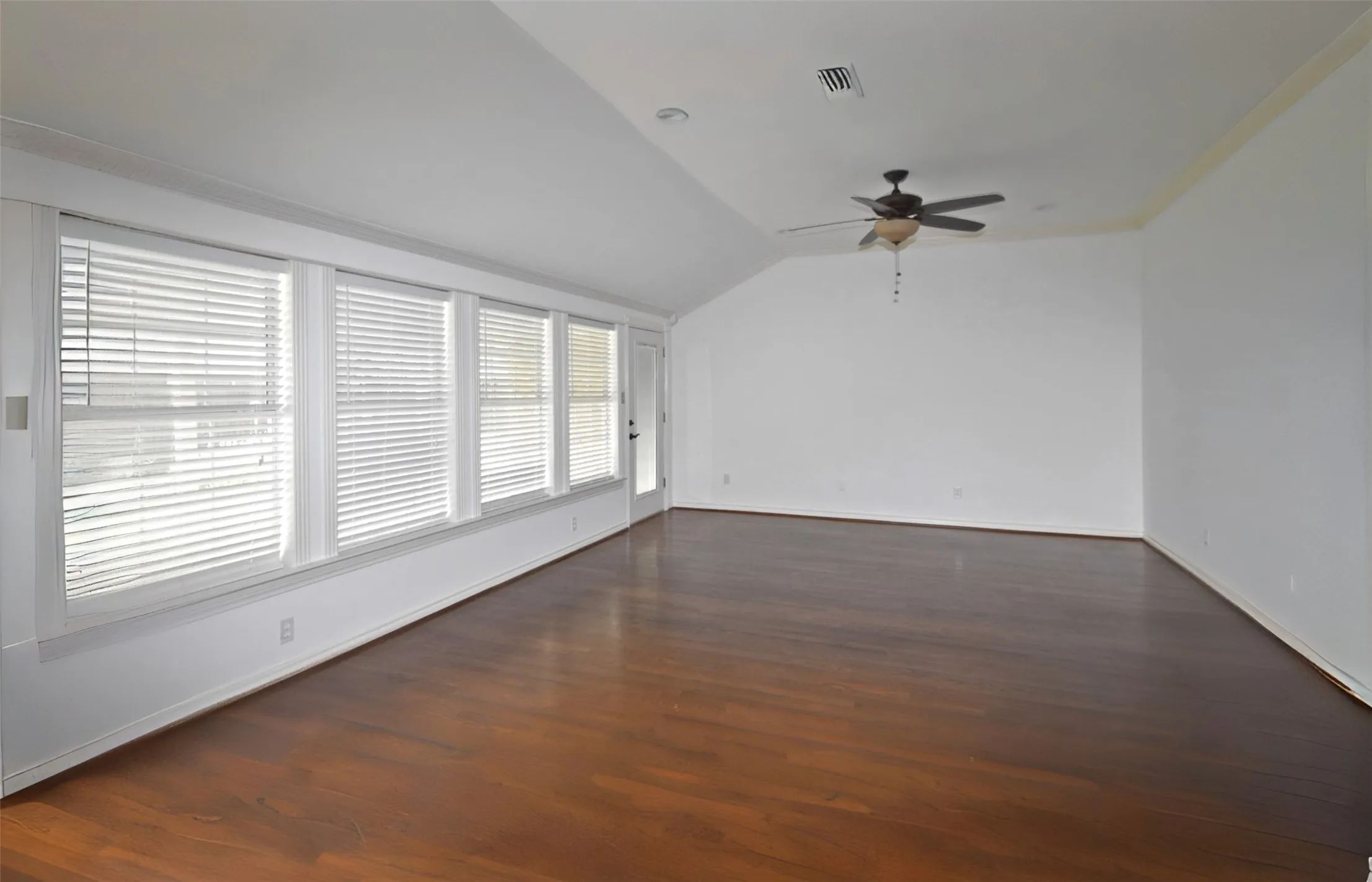 Single Family Residence For Sale in Dallas County , 2902 Live Oak Drive, Rowlett, Texas 75088, 4 Bedroom, 3 Bathroom, 2 Garage spaces, 2,950 Sqft, built in 1990, Price $480,000, mls#21286282, Real Estate Agent in Rowlett, Homes For Sale in Dallas county, Homes For Sale in Rowlett, Realtor in Rowlett Texas, Real Estate Brokerage Independent Realty Texas, Luminita Cordes Realtor
