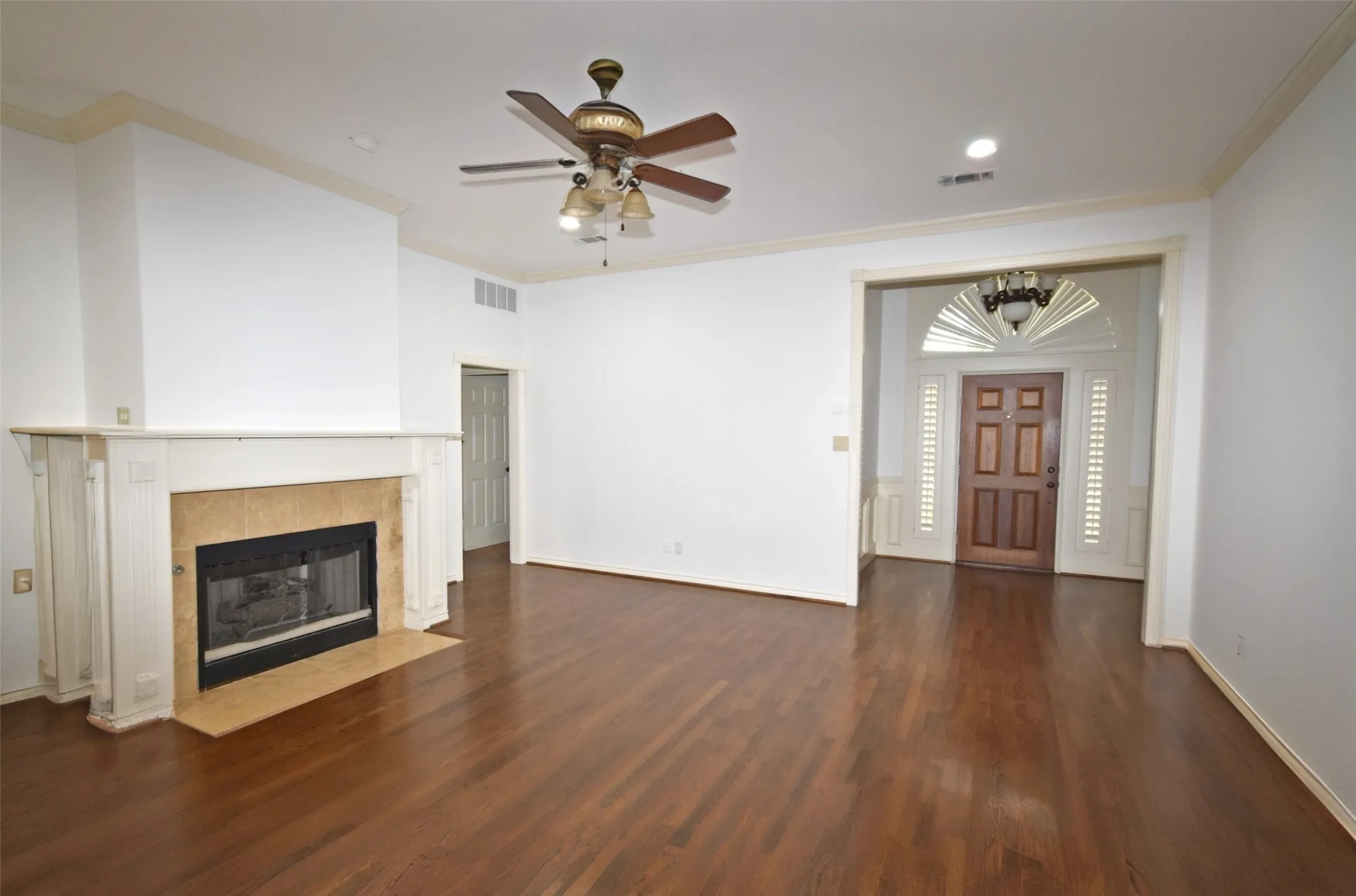 Single Family Residence For Sale in Dallas County , 2902 Live Oak Drive, Rowlett, Texas 75088, 4 Bedroom, 3 Bathroom, 2 Garage spaces, 2,950 Sqft, built in 1990, Price $480,000, mls#21286282, Real Estate Agent in Rowlett, Homes For Sale in Dallas county, Homes For Sale in Rowlett, Realtor in Rowlett Texas, Real Estate Brokerage Independent Realty Texas, Luminita Cordes Realtor