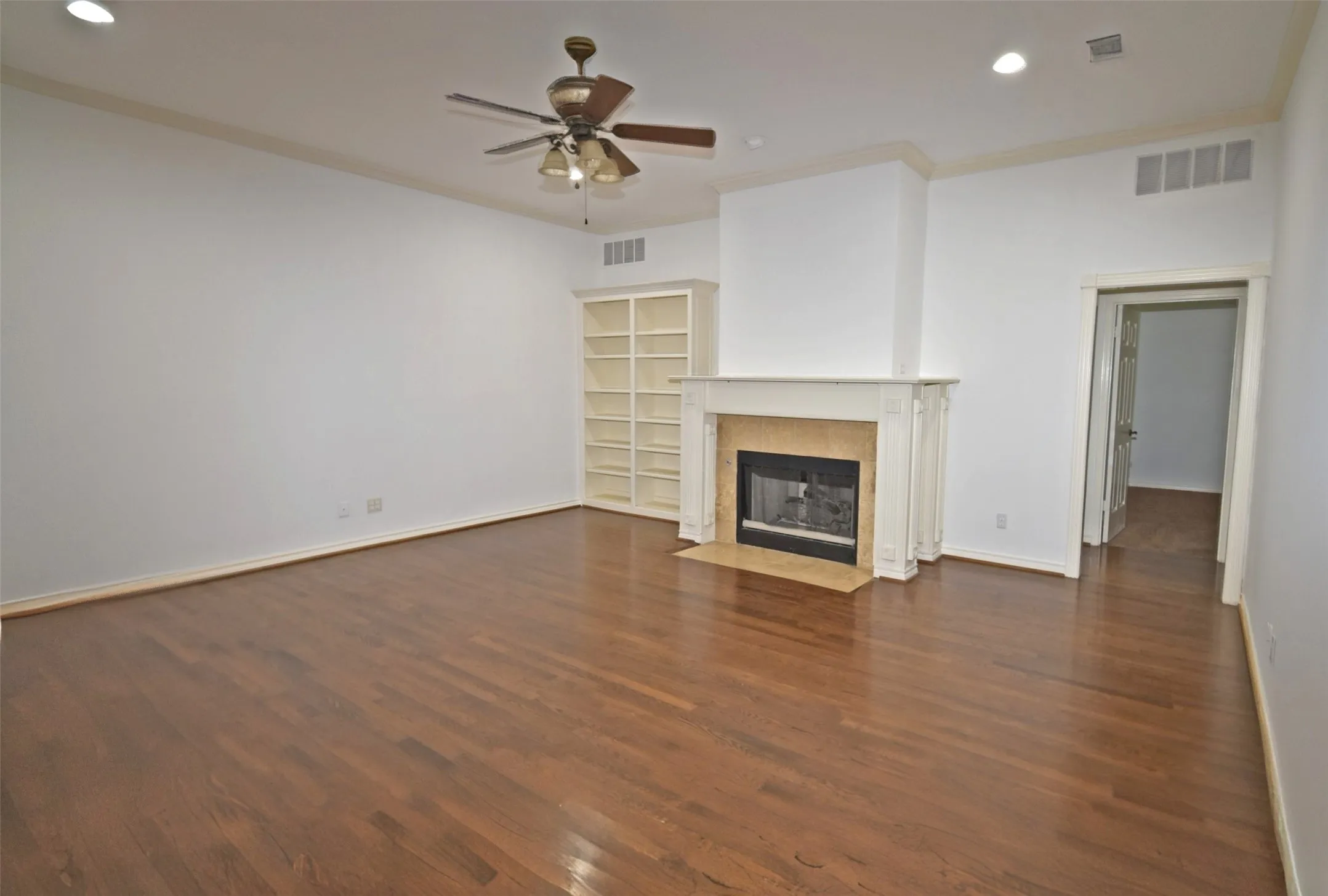 Single Family Residence For Sale in Dallas County , 2902 Live Oak Drive, Rowlett, Texas 75088, 4 Bedroom, 3 Bathroom, 2 Garage spaces, 2,950 Sqft, built in 1990, Price $480,000, mls#21286282, Real Estate Agent in Rowlett, Homes For Sale in Dallas county, Homes For Sale in Rowlett, Realtor in Rowlett Texas, Real Estate Brokerage Independent Realty Texas, Luminita Cordes Realtor