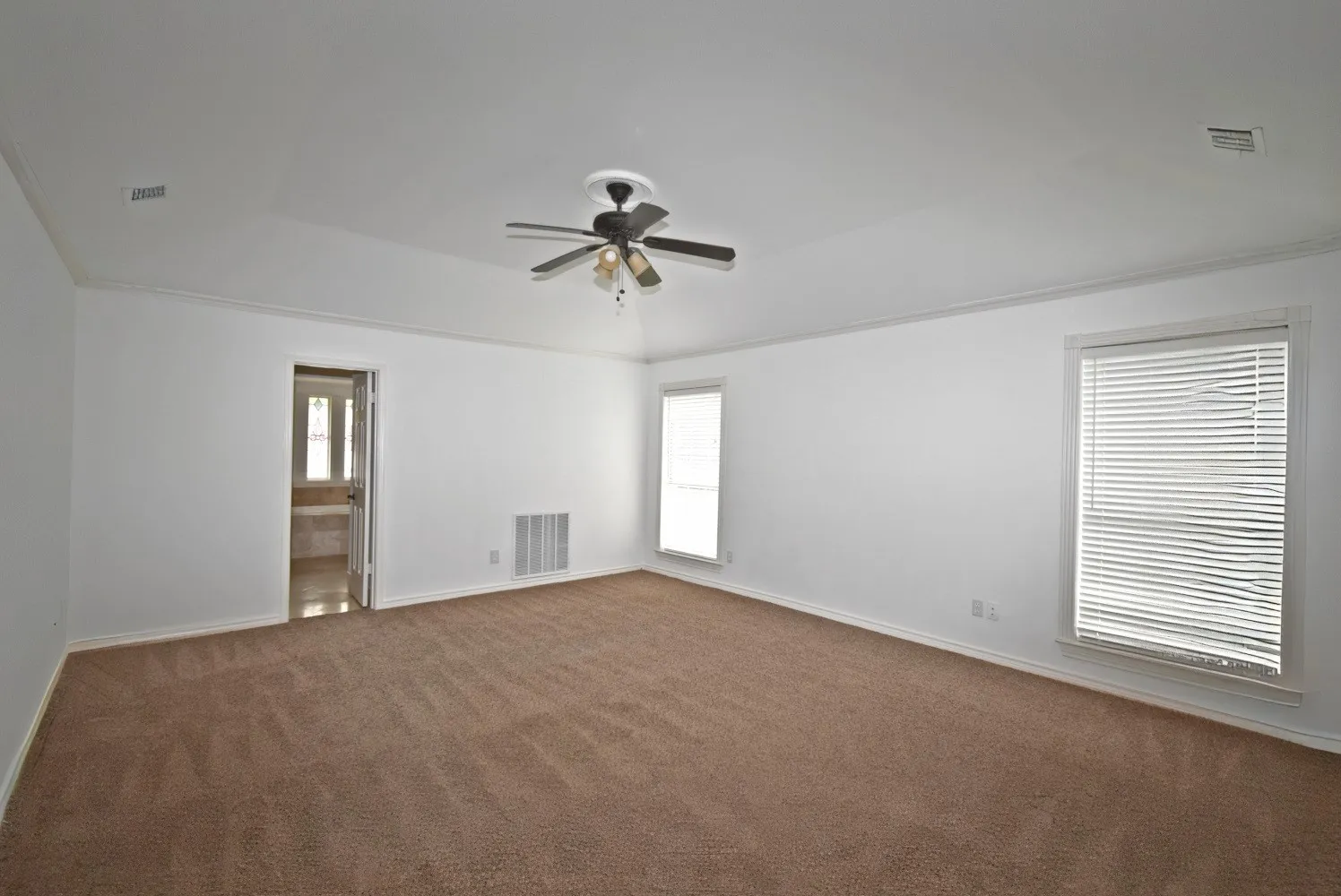 Single Family Residence For Sale in Dallas County , 2902 Live Oak Drive, Rowlett, Texas 75088, 4 Bedroom, 3 Bathroom, 2 Garage spaces, 2,950 Sqft, built in 1990, Price $480,000, mls#21286282, Real Estate Agent in Rowlett, Homes For Sale in Dallas county, Homes For Sale in Rowlett, Realtor in Rowlett Texas, Real Estate Brokerage Independent Realty Texas, Luminita Cordes Realtor