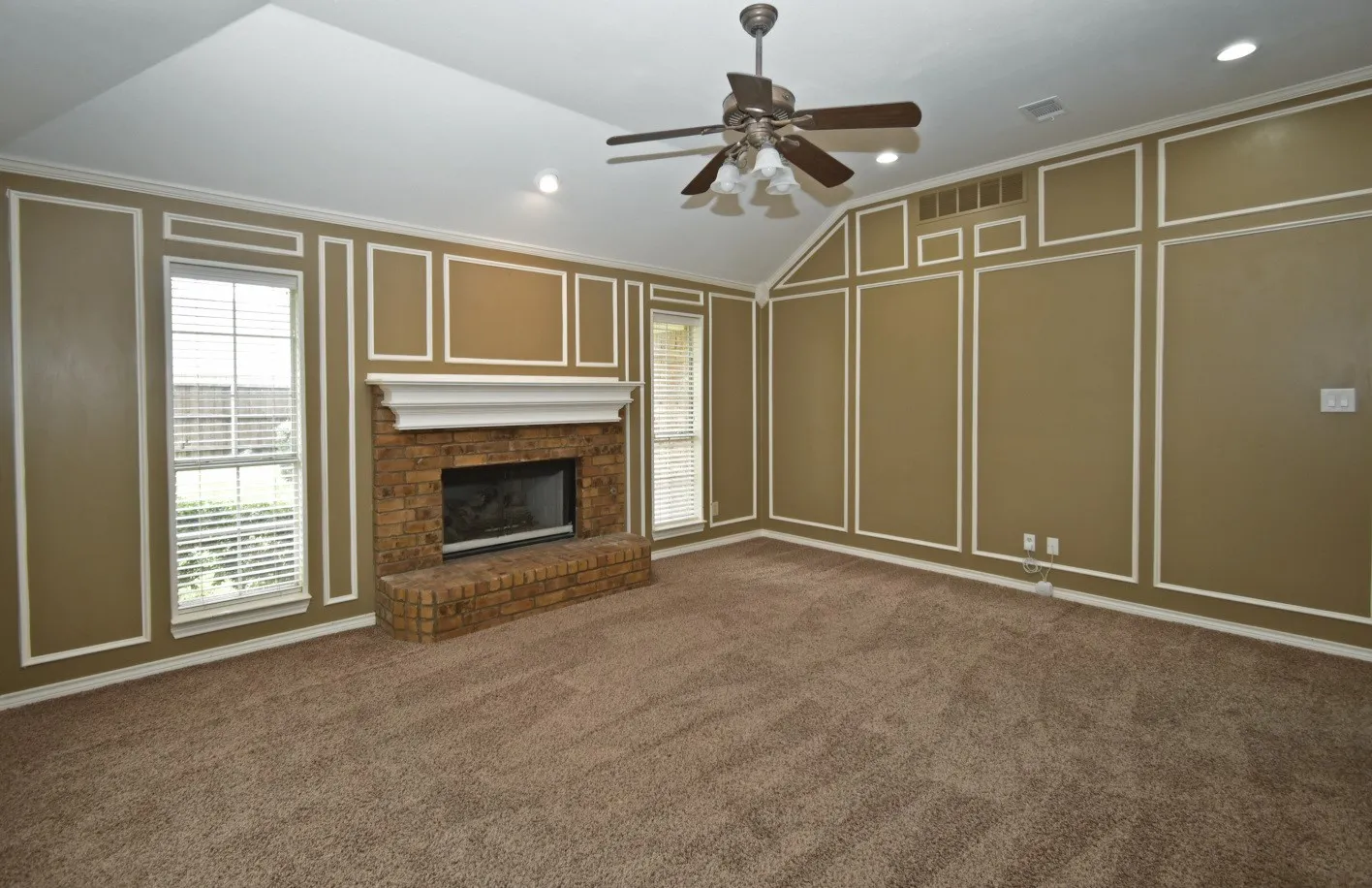 Single Family Residence For Sale in Dallas County , 2902 Live Oak Drive, Rowlett, Texas 75088, 4 Bedroom, 3 Bathroom, 2 Garage spaces, 2,950 Sqft, built in 1990, Price $480,000, mls#21286282, Real Estate Agent in Rowlett, Homes For Sale in Dallas county, Homes For Sale in Rowlett, Realtor in Rowlett Texas, Real Estate Brokerage Independent Realty Texas, Luminita Cordes Realtor