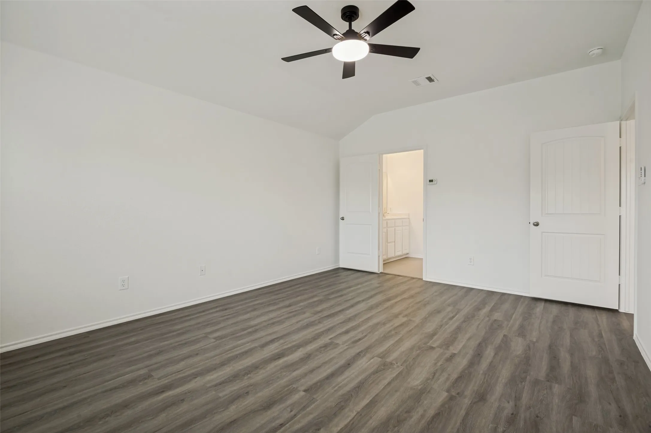 Single Family Residence For Sale in Denton County , 1097 Luton Drive, Prosper, Texas 75078, 3 Bedrooms, 2 Bathrooms, 2 Garage spaces, 1,882 Sqft, built in 2010, Price $375,000, mls#21286651, Real Estate Agent in Prosper, Homes For Sale in Denton county, Homes For Sale in Prosper, Realtor in Prosper Texas, Real Estate Brokerage Independent Realty Texas, Luminita Cordes Realtor