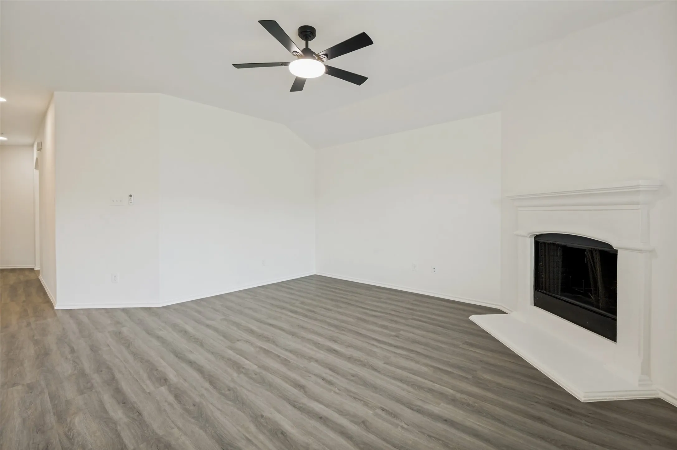 Single Family Residence For Sale in Denton County , 1097 Luton Drive, Prosper, Texas 75078, 3 Bedrooms, 2 Bathrooms, 2 Garage spaces, 1,882 Sqft, built in 2010, Price $375,000, mls#21286651, Real Estate Agent in Prosper, Homes For Sale in Denton county, Homes For Sale in Prosper, Realtor in Prosper Texas, Real Estate Brokerage Independent Realty Texas, Luminita Cordes Realtor