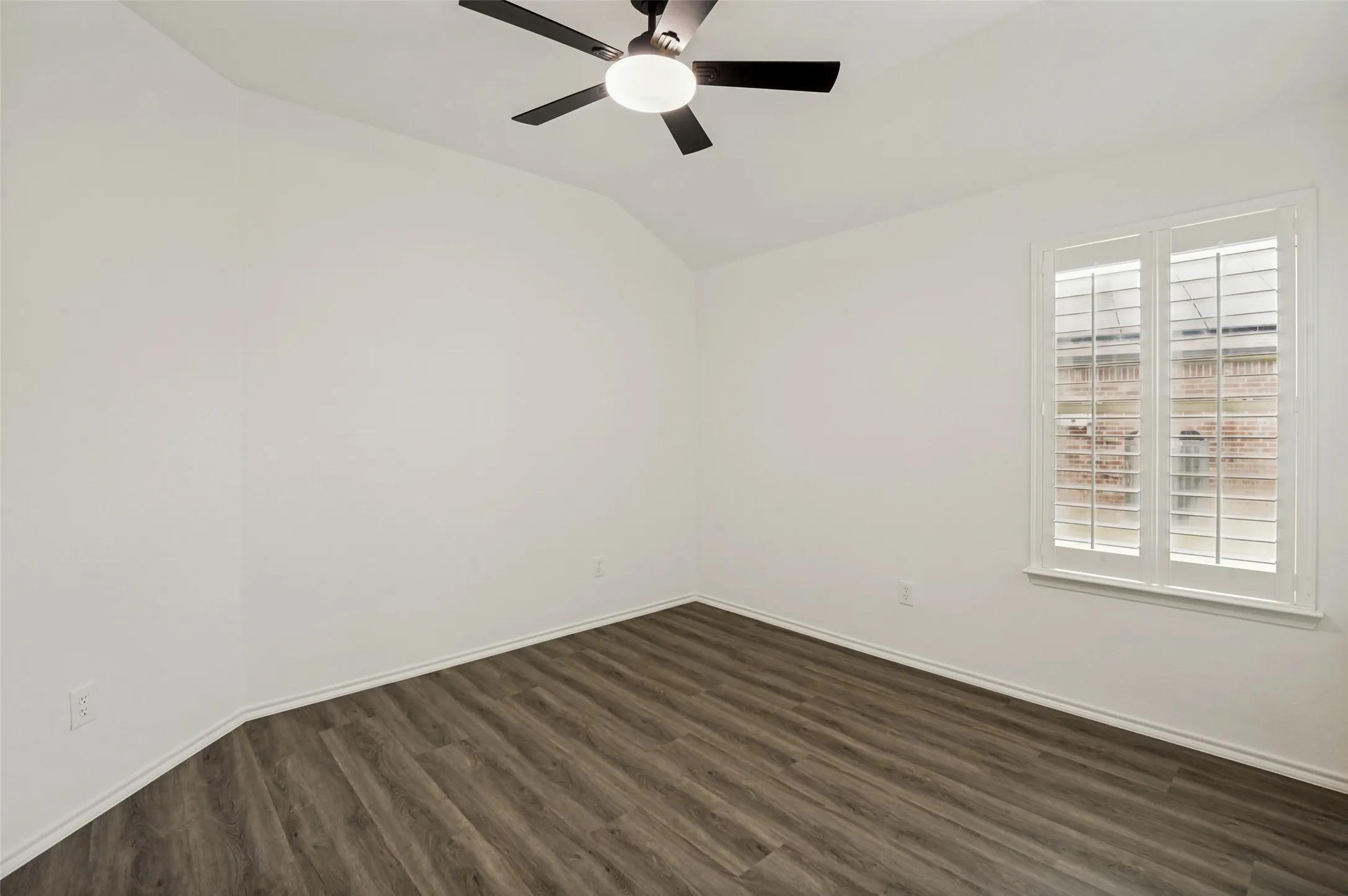 Single Family Residence For Sale in Denton County , 1097 Luton Drive, Prosper, Texas 75078, 3 Bedrooms, 2 Bathrooms, 2 Garage spaces, 1,882 Sqft, built in 2010, Price $375,000, mls#21286651, Real Estate Agent in Prosper, Homes For Sale in Denton county, Homes For Sale in Prosper, Realtor in Prosper Texas, Real Estate Brokerage Independent Realty Texas, Luminita Cordes Realtor