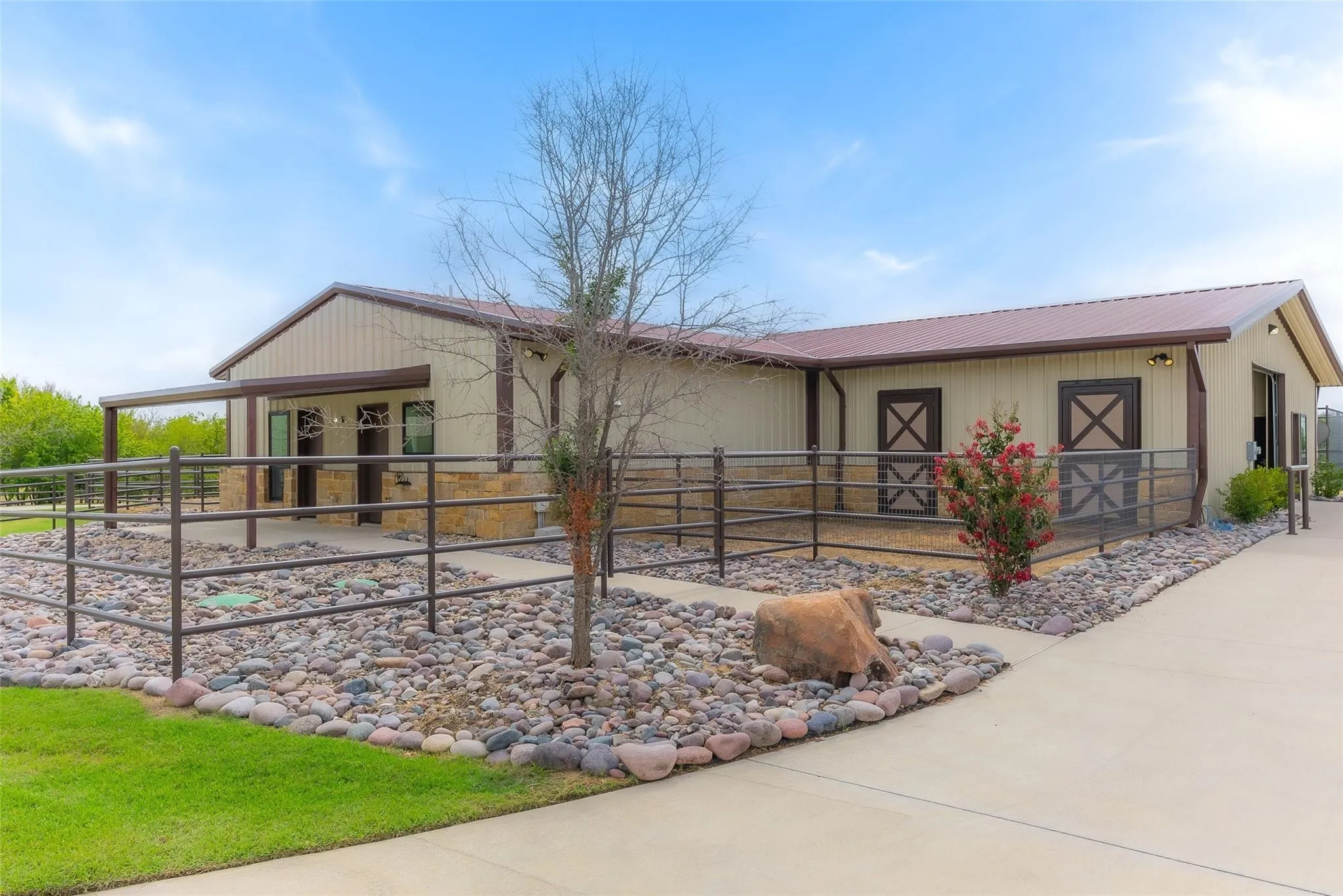 Single Family Residence For Sale in Collin County , 5825 County Road 173, Celina, Texas 75009, 5 Bedroom, 5 Bathroom, 4 Garage spaces, 10,939 Sqft, built in 2019, mls#21276872, Real Estate Agent in Celina, Homes For Sale in Collin county, Homes For Sale in Celina, Realtor in Celina Texas, Real Estate Brokerage Independent Realty Texas, Luminita Cordes Realtor