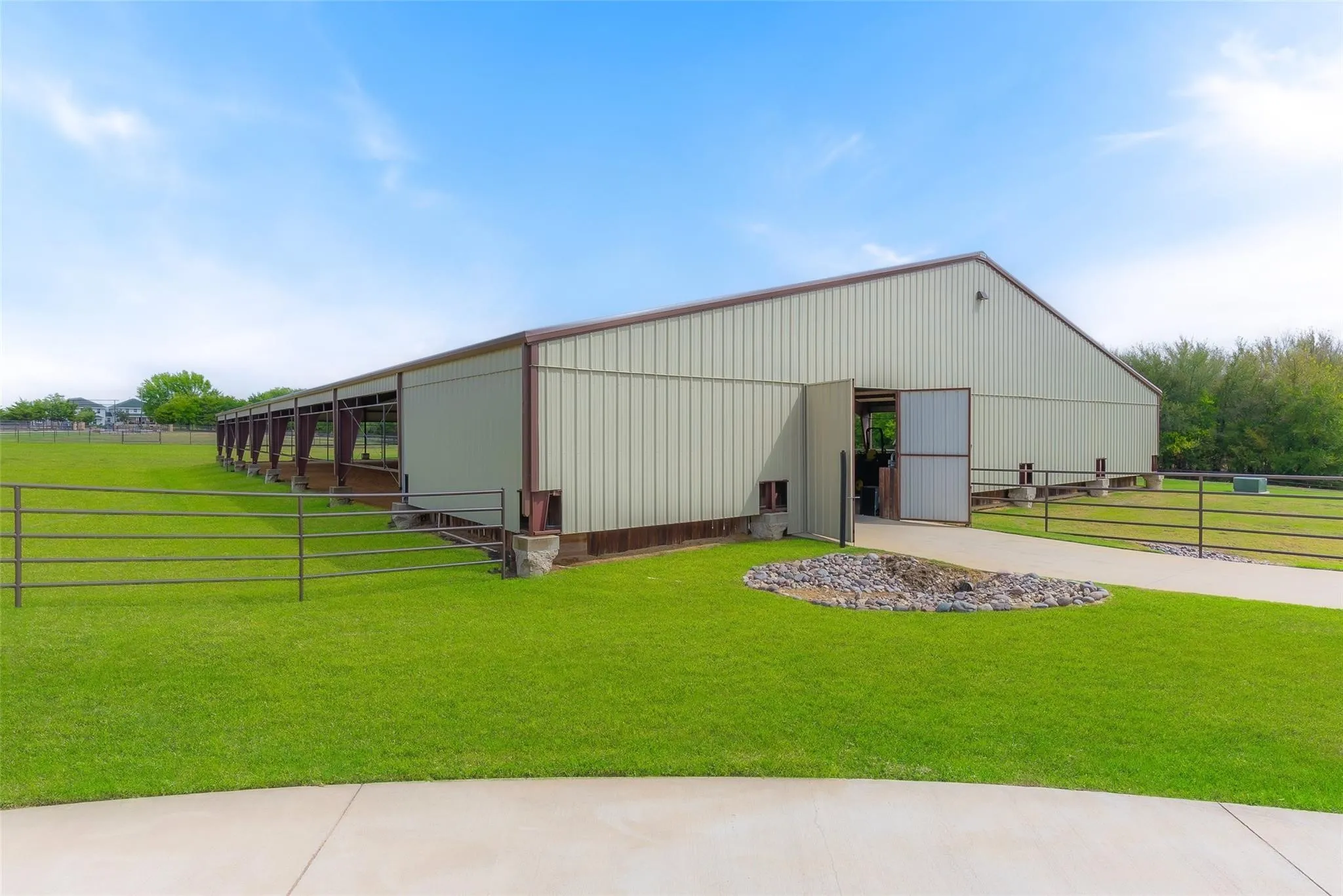 Single Family Residence For Sale in Collin County , 5825 County Road 173, Celina, Texas 75009, 5 Bedroom, 5 Bathroom, 4 Garage spaces, 10,939 Sqft, built in 2019, mls#21276872, Real Estate Agent in Celina, Homes For Sale in Collin county, Homes For Sale in Celina, Realtor in Celina Texas, Real Estate Brokerage Independent Realty Texas, Luminita Cordes Realtor