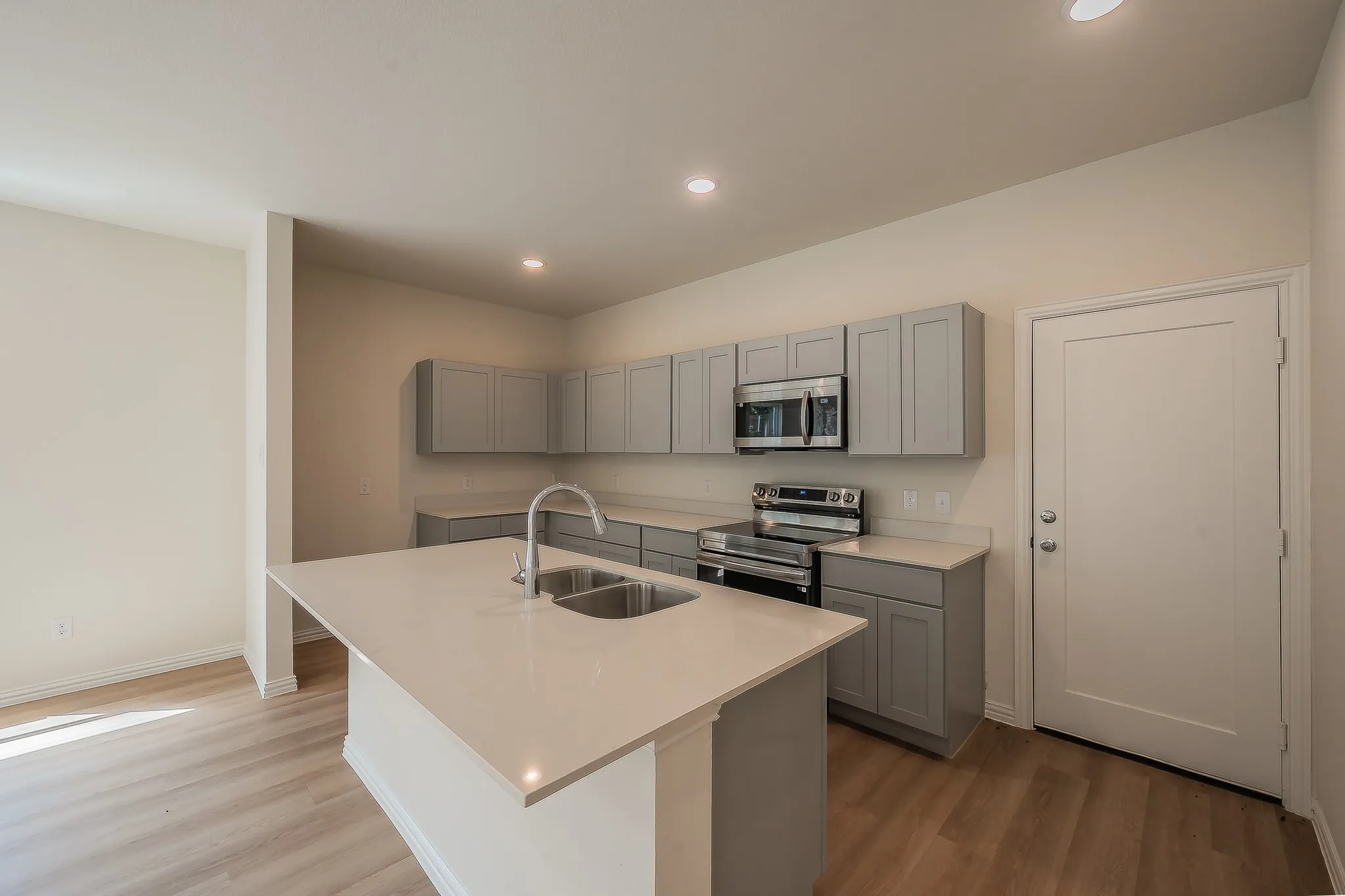 Single Family Residence For Sale in Johnson County , 121 Kylie Street, Cleburne, Texas 76031, 4 Bedroom, 3 Bathroom, 2 Garage spaces, 2,189 Sqft, built in 2024, mls#21286668, Real Estate Agent in Cleburne, Homes For Sale in Johnson county, Homes For Sale in Cleburne, Realtor in Cleburne Texas, Real Estate Brokerage Independent Realty Texas, Luminita Cordes Realtor