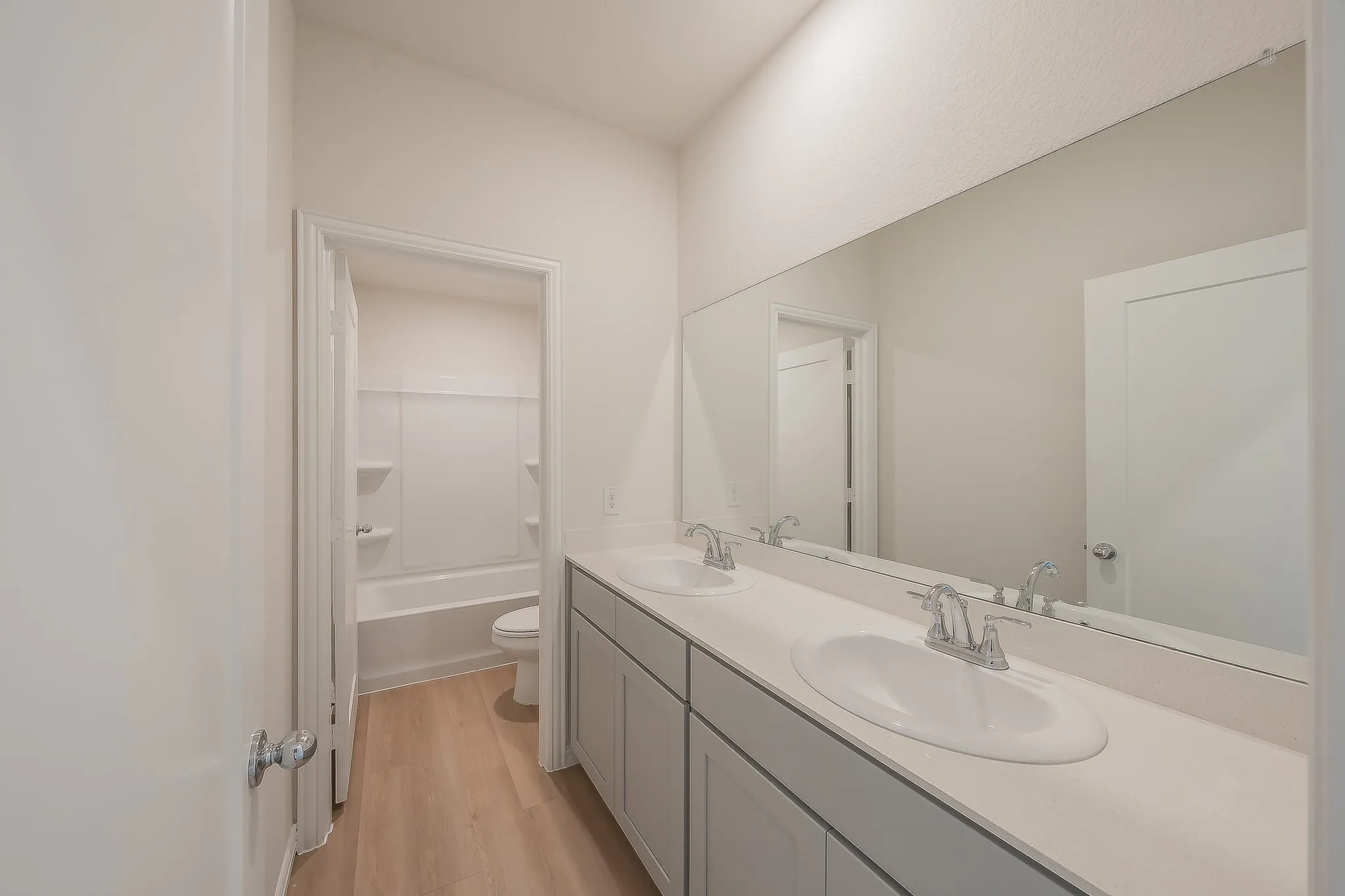 Single Family Residence For Sale in Johnson County , 121 Kylie Street, Cleburne, Texas 76031, 4 Bedroom, 3 Bathroom, 2 Garage spaces, 2,189 Sqft, built in 2024, mls#21286668, Real Estate Agent in Cleburne, Homes For Sale in Johnson county, Homes For Sale in Cleburne, Realtor in Cleburne Texas, Real Estate Brokerage Independent Realty Texas, Luminita Cordes Realtor
