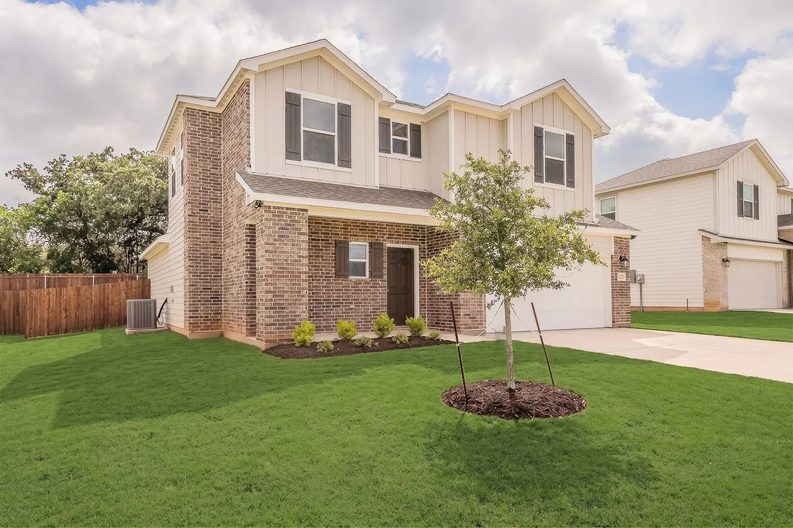 Single Family Residence For Sale in Johnson County , 121 Kylie Street, Cleburne, Texas 76031, 4 Bedroom, 3 Bathroom, 2 Garage spaces, 2,189 Sqft, built in 2024, mls#21286668, Real Estate Agent in Cleburne, Homes For Sale in Johnson county, Homes For Sale in Cleburne, Realtor in Cleburne Texas, Real Estate Brokerage Independent Realty Texas, Luminita Cordes Realtor