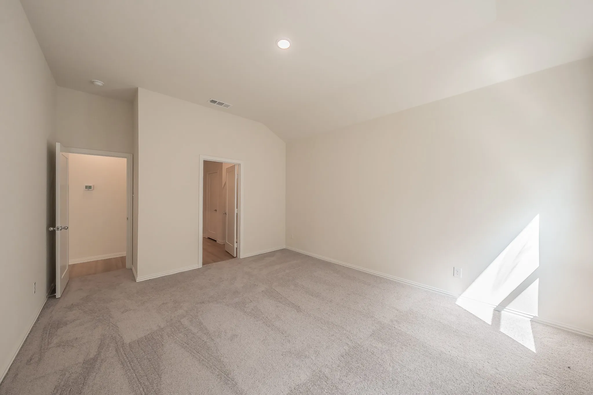 Single Family Residence For Sale in Johnson County , 121 Kylie Street, Cleburne, Texas 76031, 4 Bedroom, 3 Bathroom, 2 Garage spaces, 2,189 Sqft, built in 2024, mls#21286668, Real Estate Agent in Cleburne, Homes For Sale in Johnson county, Homes For Sale in Cleburne, Realtor in Cleburne Texas, Real Estate Brokerage Independent Realty Texas, Luminita Cordes Realtor