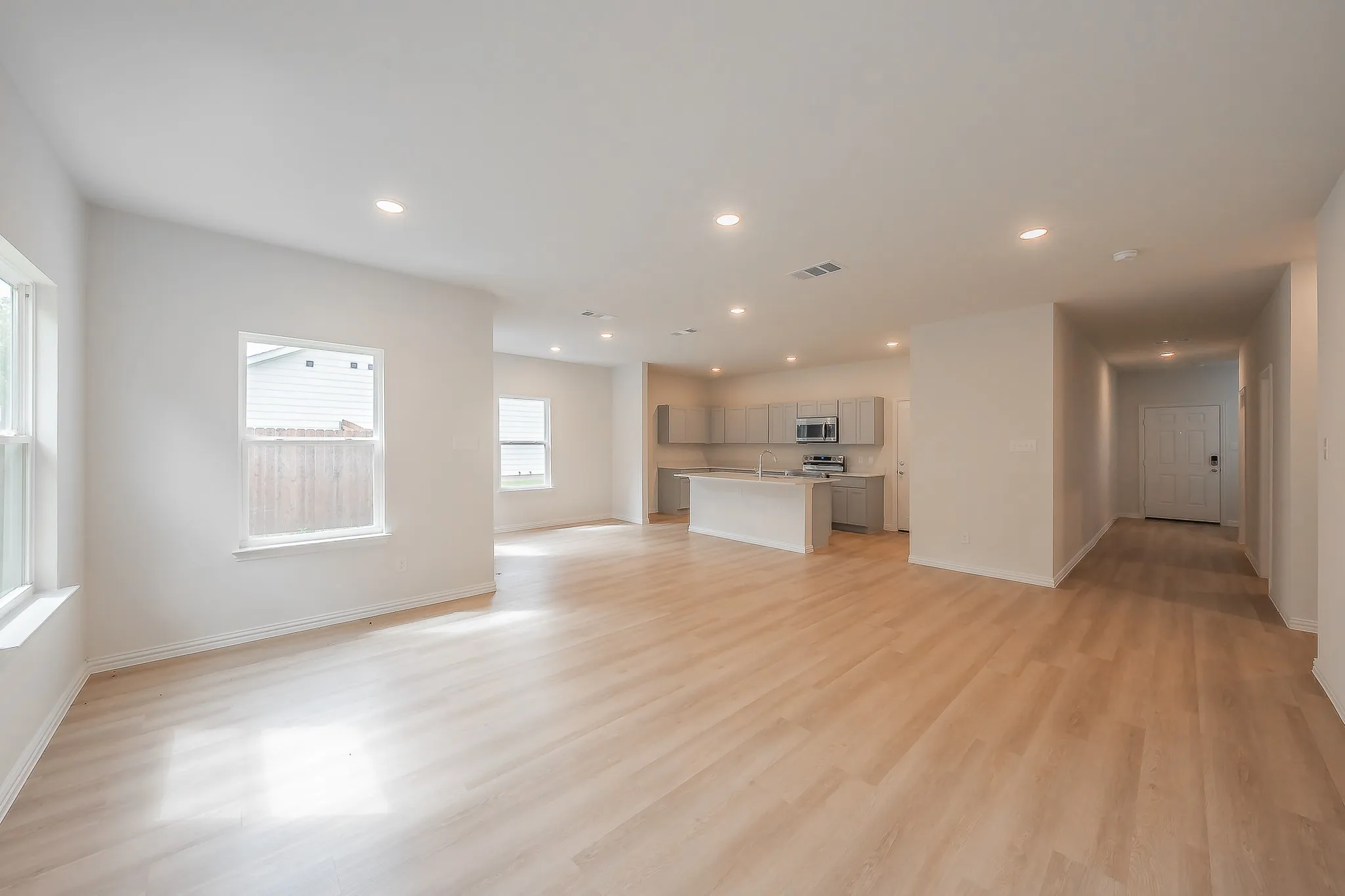 Single Family Residence For Sale in Johnson County , 121 Kylie Street, Cleburne, Texas 76031, 4 Bedroom, 3 Bathroom, 2 Garage spaces, 2,189 Sqft, built in 2024, mls#21286668, Real Estate Agent in Cleburne, Homes For Sale in Johnson county, Homes For Sale in Cleburne, Realtor in Cleburne Texas, Real Estate Brokerage Independent Realty Texas, Luminita Cordes Realtor