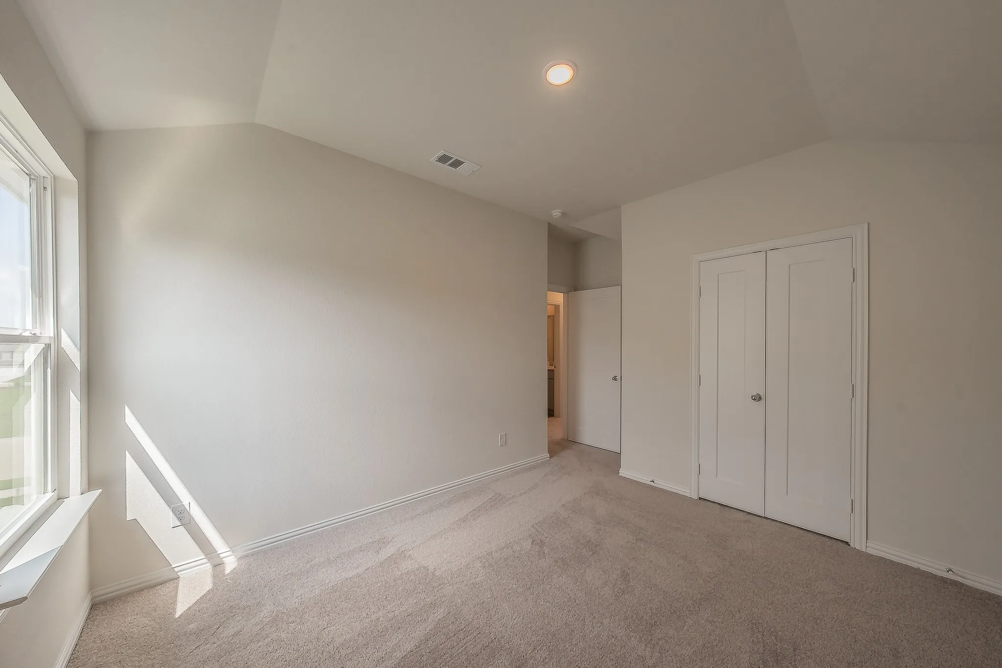 Single Family Residence For Sale in Johnson County , 121 Kylie Street, Cleburne, Texas 76031, 4 Bedroom, 3 Bathroom, 2 Garage spaces, 2,189 Sqft, built in 2024, mls#21286668, Real Estate Agent in Cleburne, Homes For Sale in Johnson county, Homes For Sale in Cleburne, Realtor in Cleburne Texas, Real Estate Brokerage Independent Realty Texas, Luminita Cordes Realtor