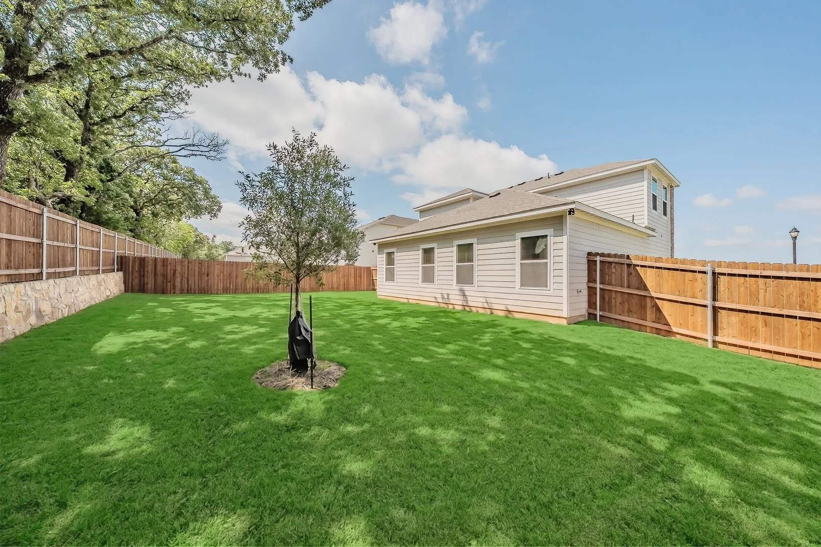 Single Family Residence For Sale in Johnson County , 121 Kylie Street, Cleburne, Texas 76031, 4 Bedroom, 3 Bathroom, 2 Garage spaces, 2,189 Sqft, built in 2024, mls#21286668, Real Estate Agent in Cleburne, Homes For Sale in Johnson county, Homes For Sale in Cleburne, Realtor in Cleburne Texas, Real Estate Brokerage Independent Realty Texas, Luminita Cordes Realtor
