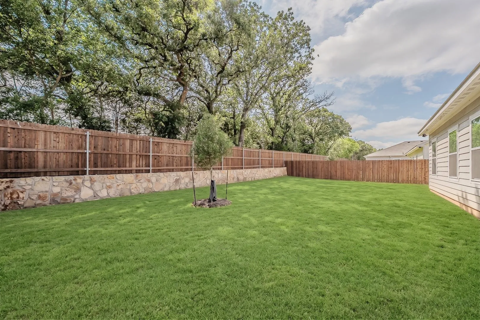 Single Family Residence For Sale in Johnson County , 121 Kylie Street, Cleburne, Texas 76031, 4 Bedroom, 3 Bathroom, 2 Garage spaces, 2,189 Sqft, built in 2024, mls#21286668, Real Estate Agent in Cleburne, Homes For Sale in Johnson county, Homes For Sale in Cleburne, Realtor in Cleburne Texas, Real Estate Brokerage Independent Realty Texas, Luminita Cordes Realtor