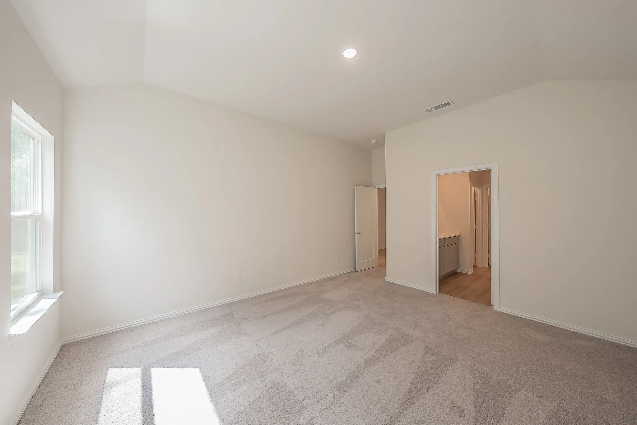 Single Family Residence For Sale in Johnson County , 121 Kylie Street, Cleburne, Texas 76031, 4 Bedroom, 3 Bathroom, 2 Garage spaces, 2,189 Sqft, built in 2024, mls#21286668, Real Estate Agent in Cleburne, Homes For Sale in Johnson county, Homes For Sale in Cleburne, Realtor in Cleburne Texas, Real Estate Brokerage Independent Realty Texas, Luminita Cordes Realtor