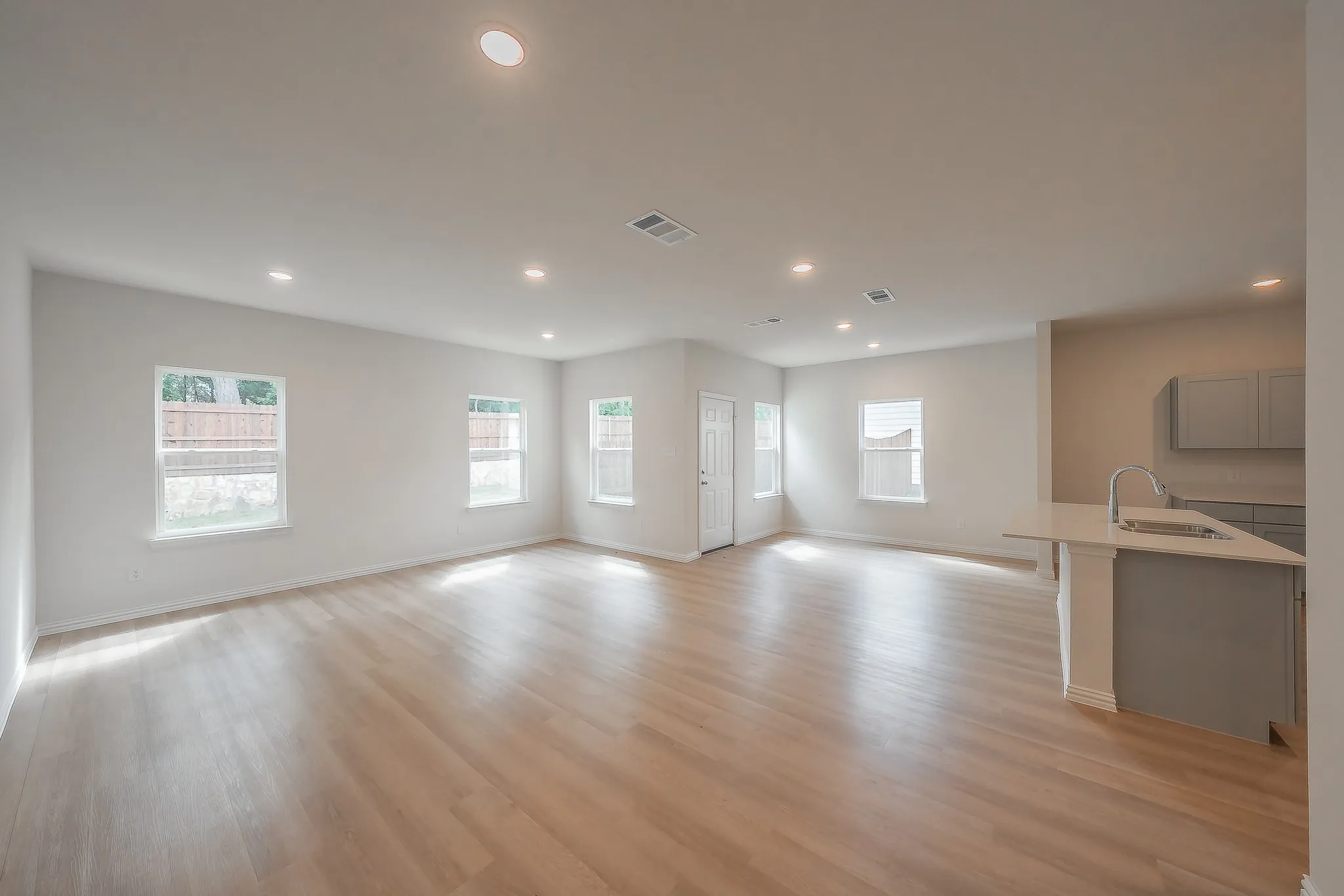 Single Family Residence For Sale in Johnson County , 121 Kylie Street, Cleburne, Texas 76031, 4 Bedroom, 3 Bathroom, 2 Garage spaces, 2,189 Sqft, built in 2024, mls#21286668, Real Estate Agent in Cleburne, Homes For Sale in Johnson county, Homes For Sale in Cleburne, Realtor in Cleburne Texas, Real Estate Brokerage Independent Realty Texas, Luminita Cordes Realtor